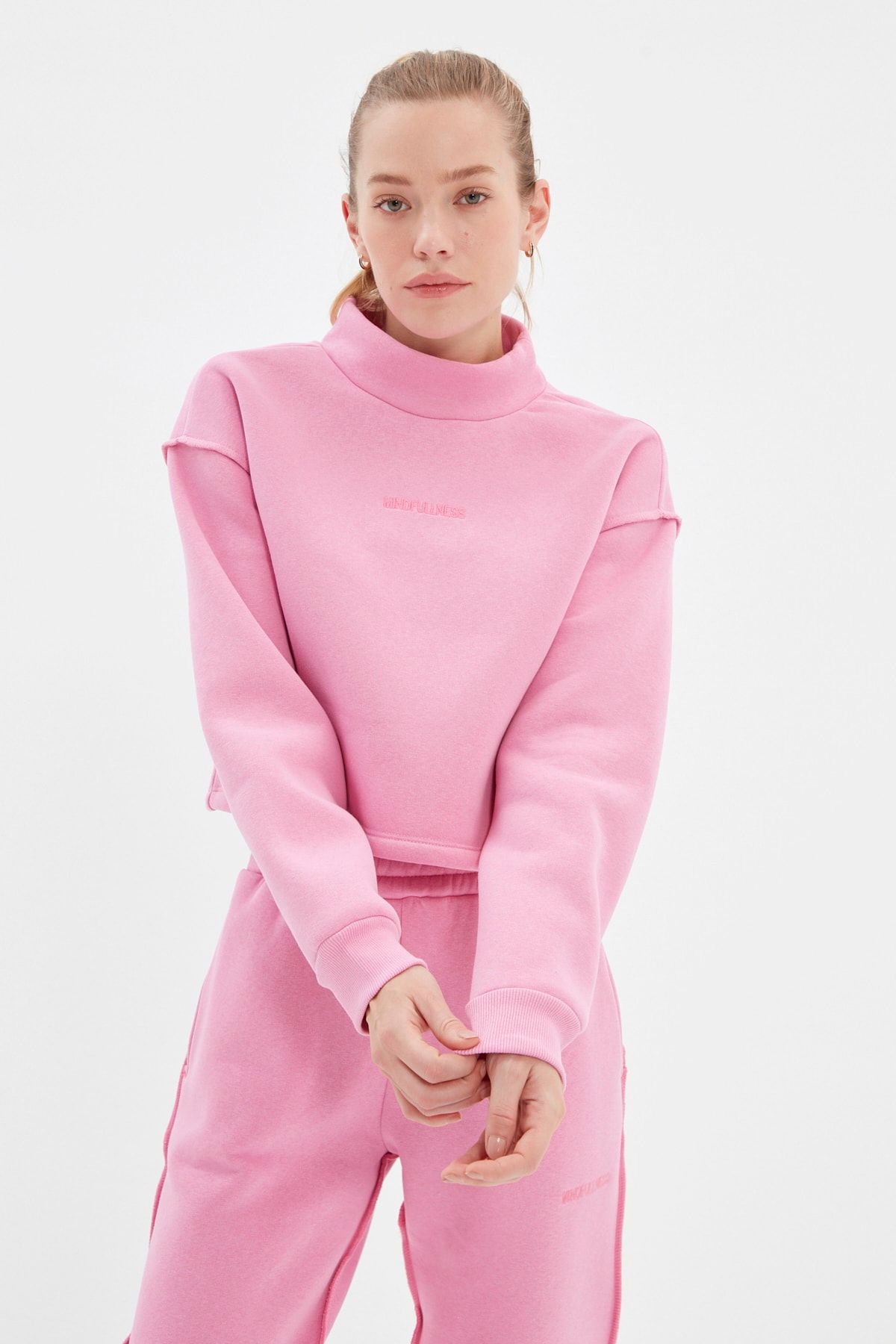 TRENDYOLMİLLA Pembe Crop Şardonlu Spor Sweatshirt TWOAW22SW2203