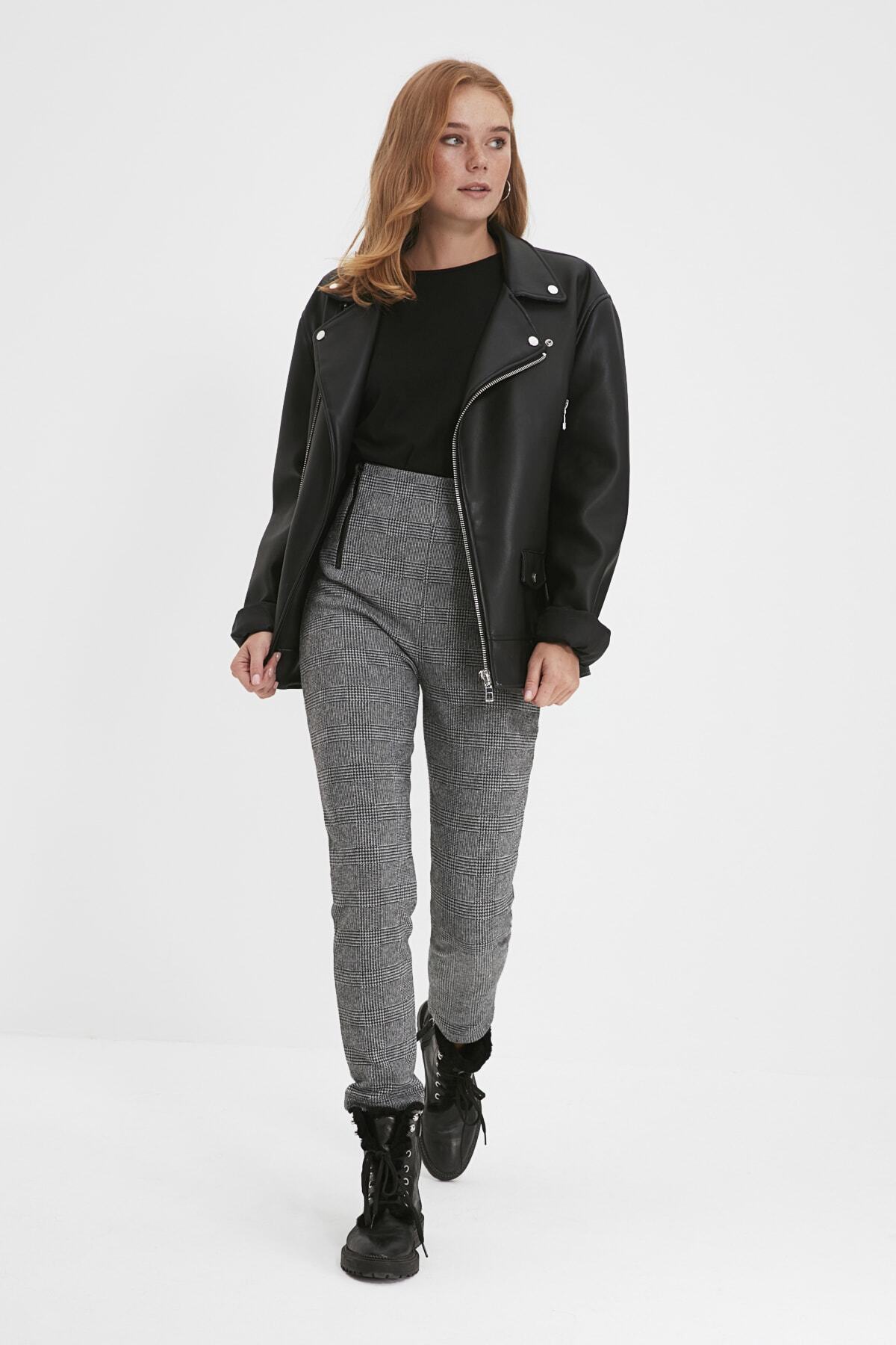 TRENDYOLMİLLA Gri Örme Pantolon TWOAW22PL0588