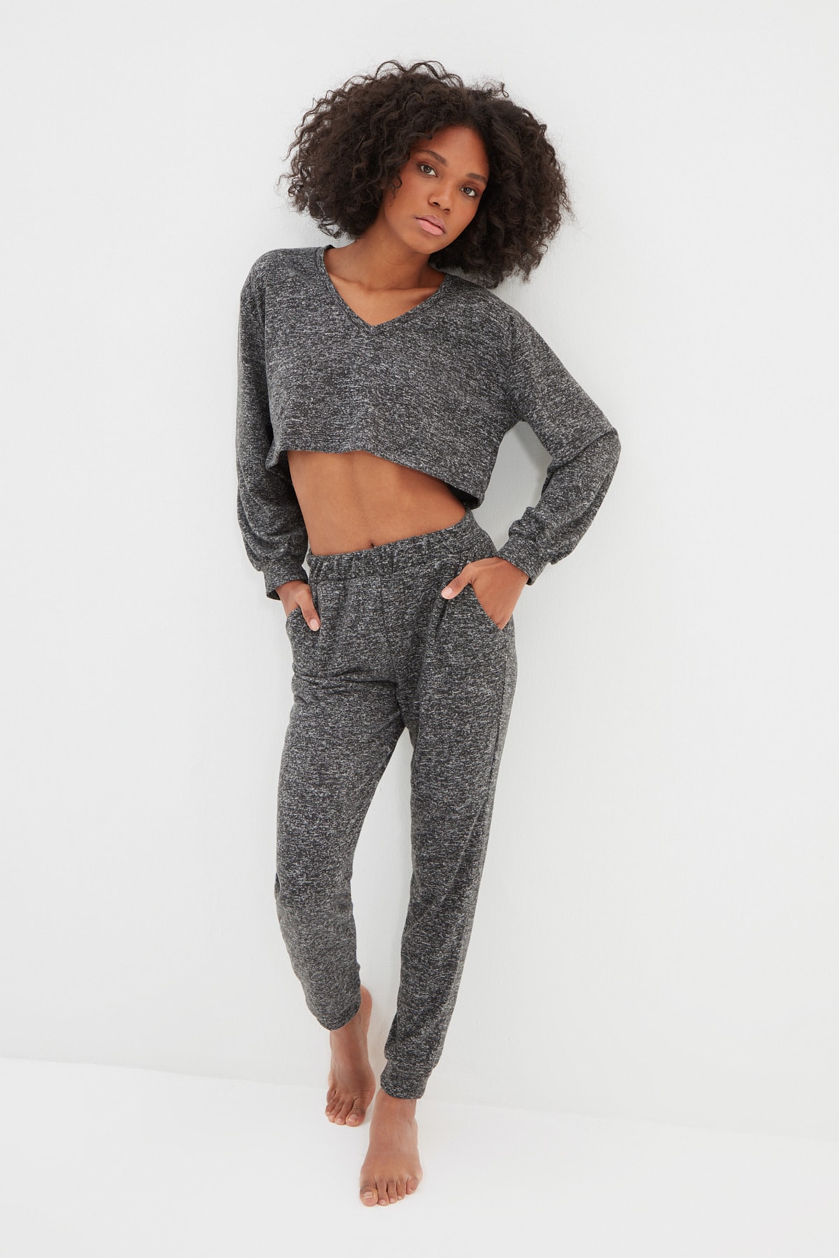 TRENDYOLMİLLA Gri Yumoş Kumaş Örme Pijama Takımı THMAW22PT1468