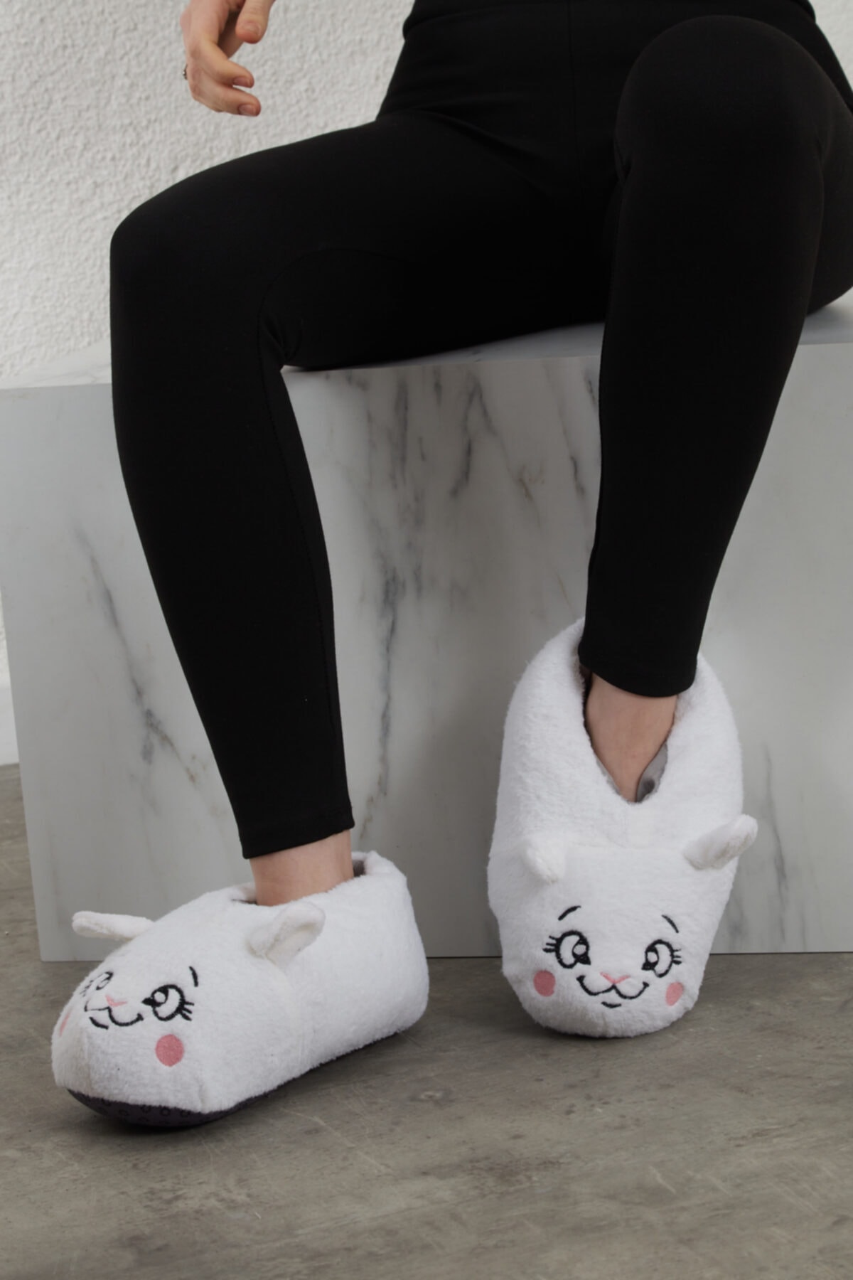 Modatamam Kedi Desenli Yünlü Panduf