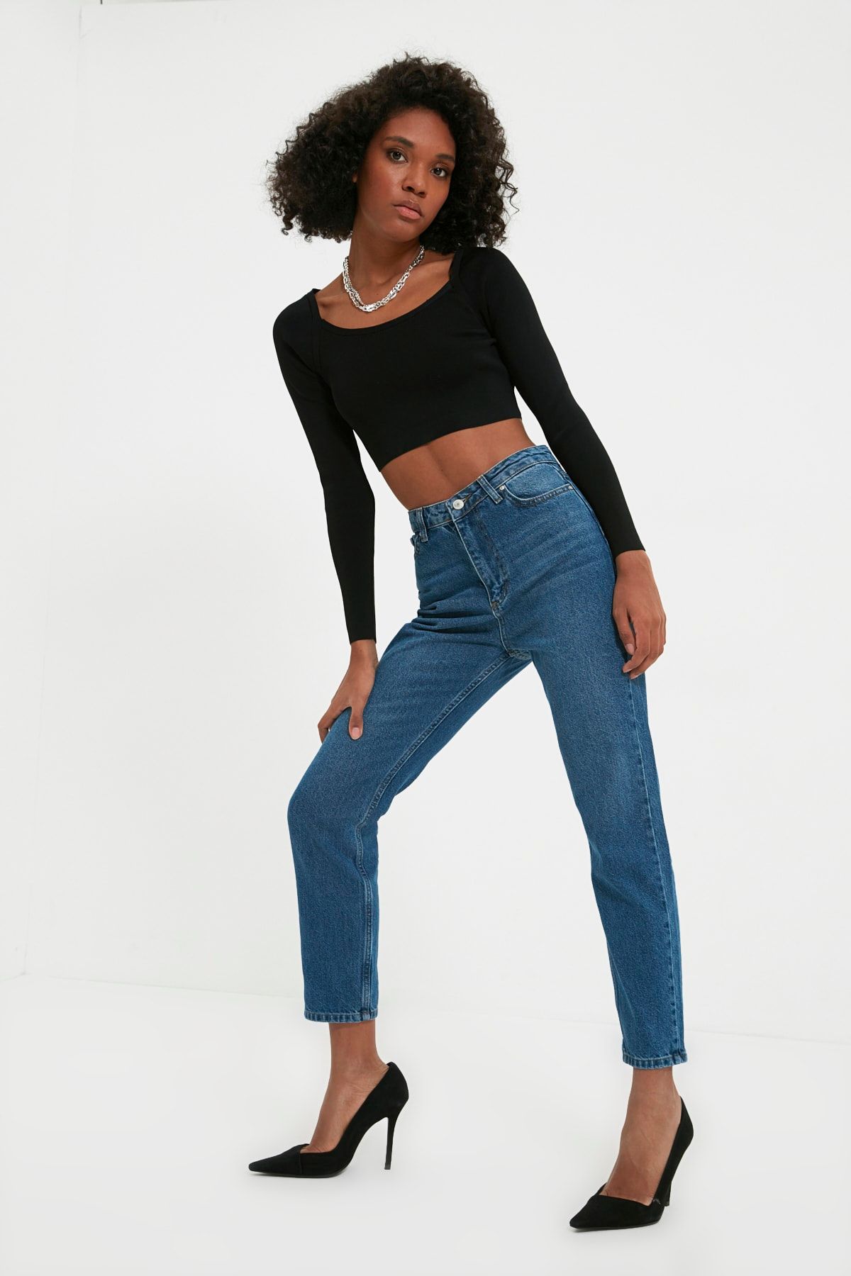 TRENDYOLMİLLA Mavi Yüksek Bel Mom Jeans TWOAW22JE1447