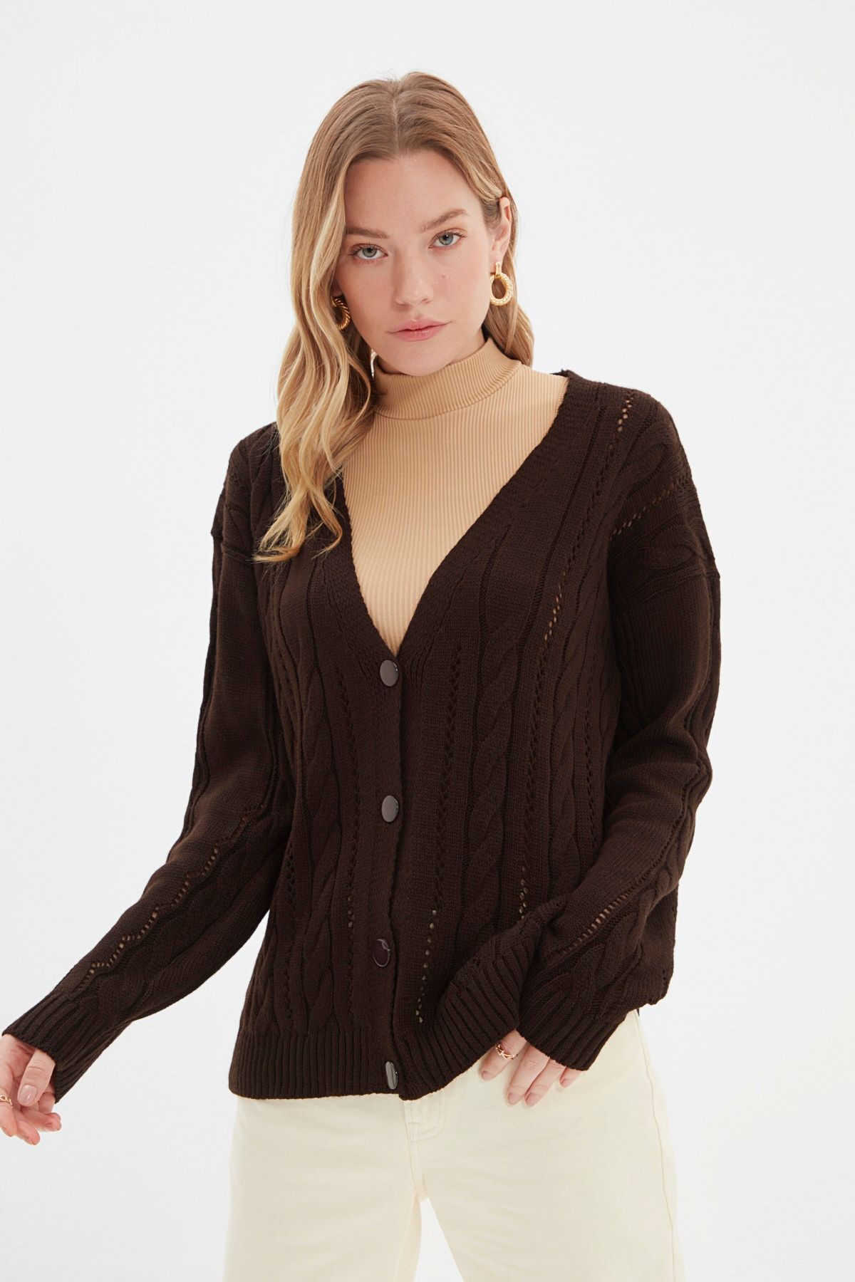 TRENDYOLMİLLA Kahverengi Oversize Ajurlu Triko Hırka TWOAW22HI0797