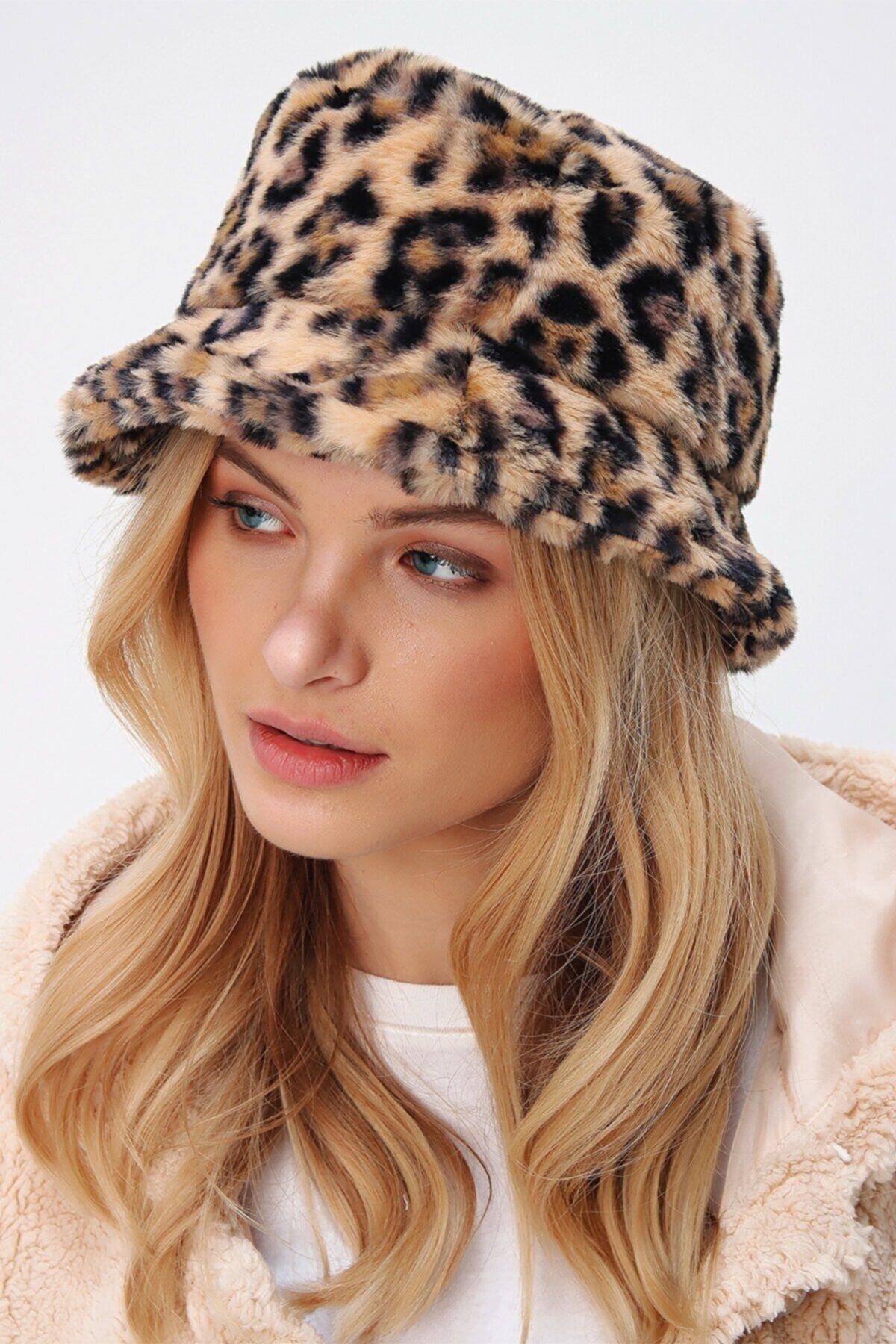 Adresvergelsin 12763 Leopar Peluş Vizon Bucket Şapka