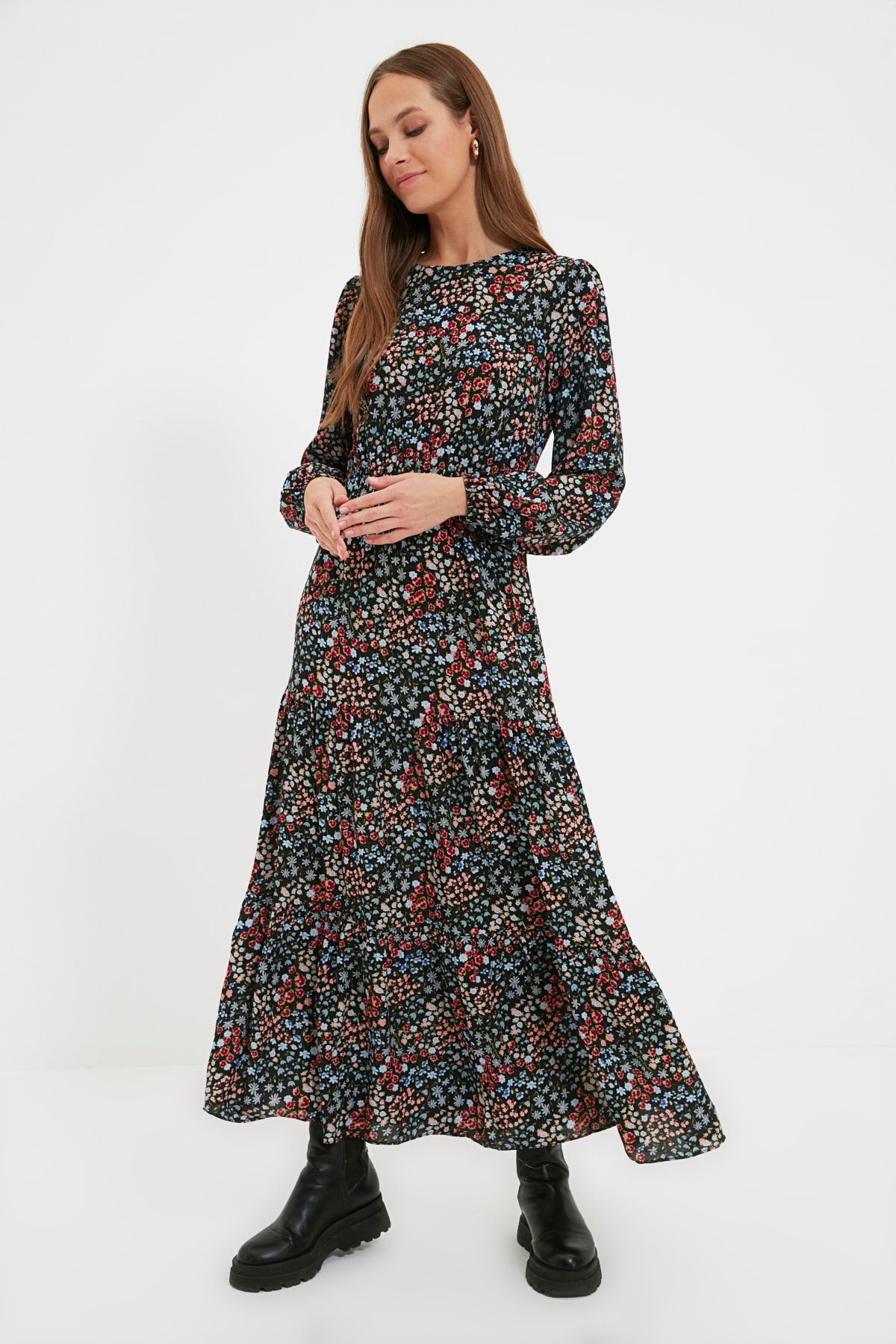 Trendyol Modest Siyah Bisiklet Yaka Çiçek Desenli Elbise TCTAW22EB0216