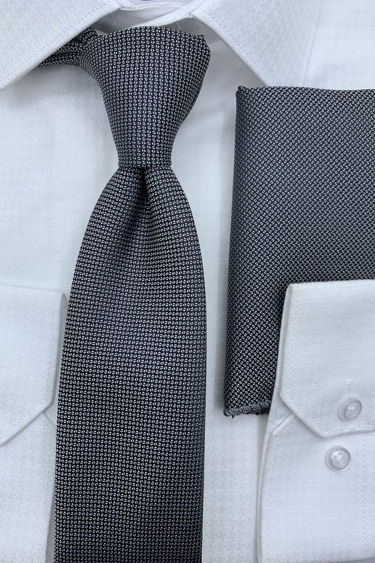 Quesste Accessory Gri Armür Desenli Kravat Mendil Kutulu Set