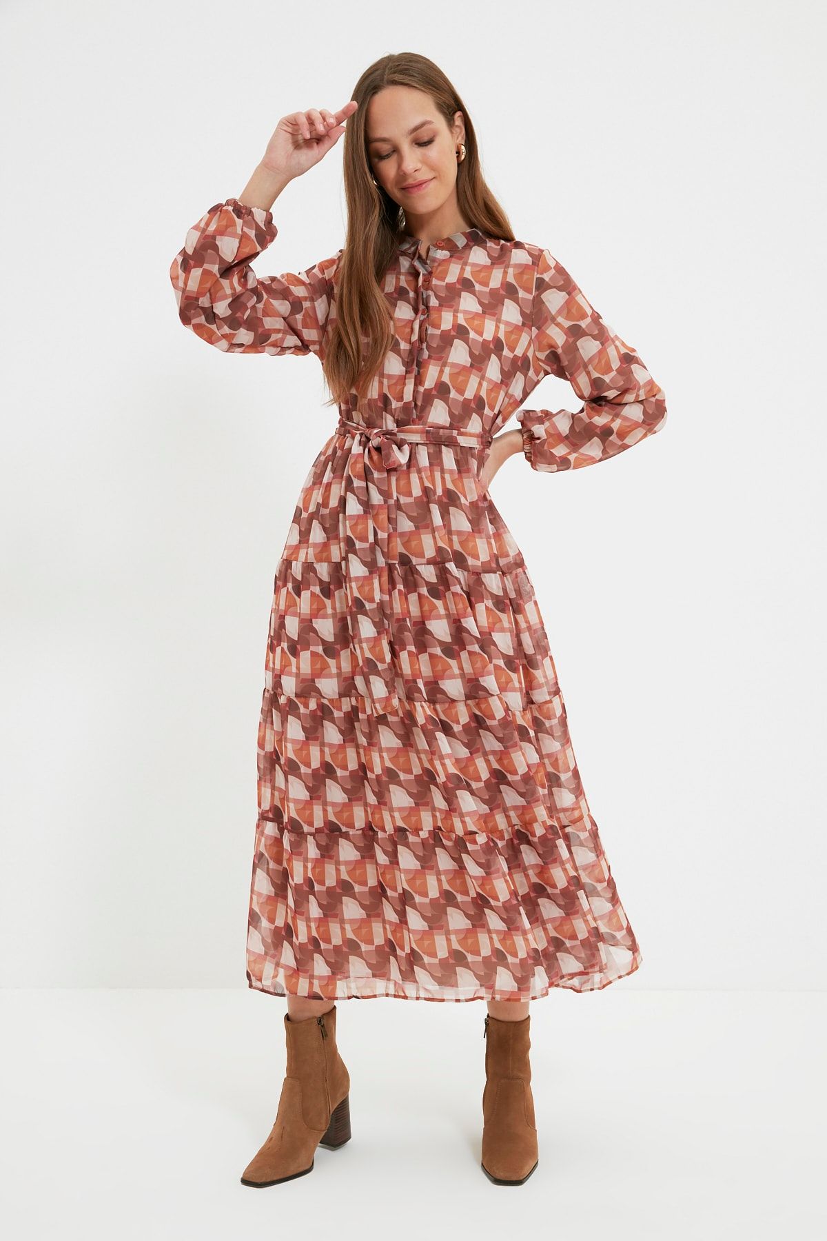 Trendyol Modest Açık Kahverengi  Dik Yaka Kuşaklı Desenli Astarlı Elbise TCTSS21EL3346