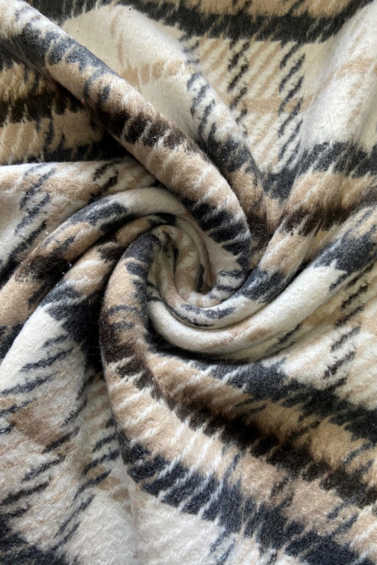 Kumaşım Yün Ekose Kumaş(eni 150 Cm)