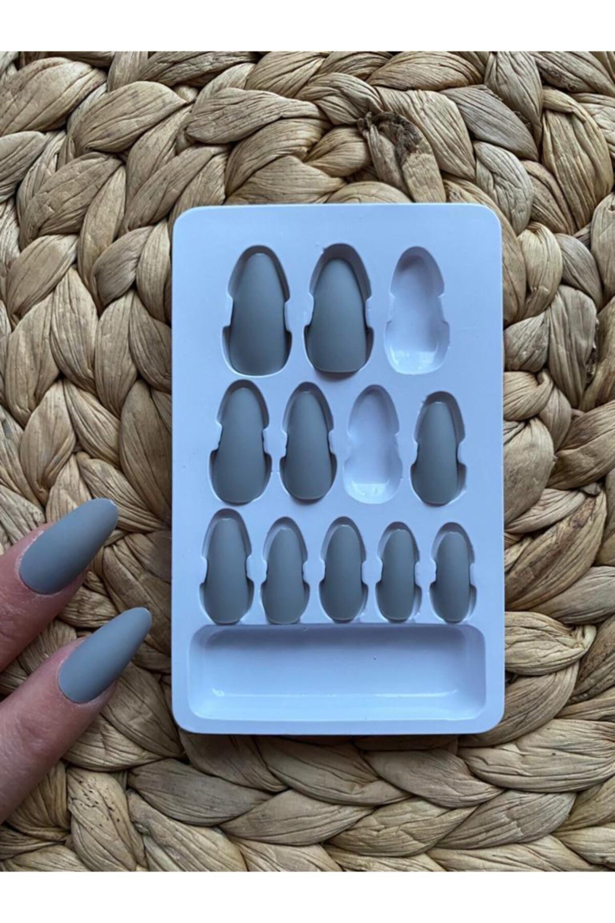 SYBELLE KOZMETİK 12 Adet Gri Mat Oval Takma Tırnak