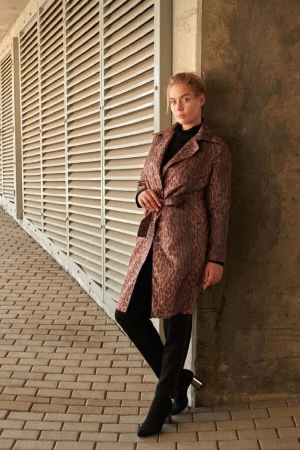 Yıldız Butik Leopar Desenli Trenç