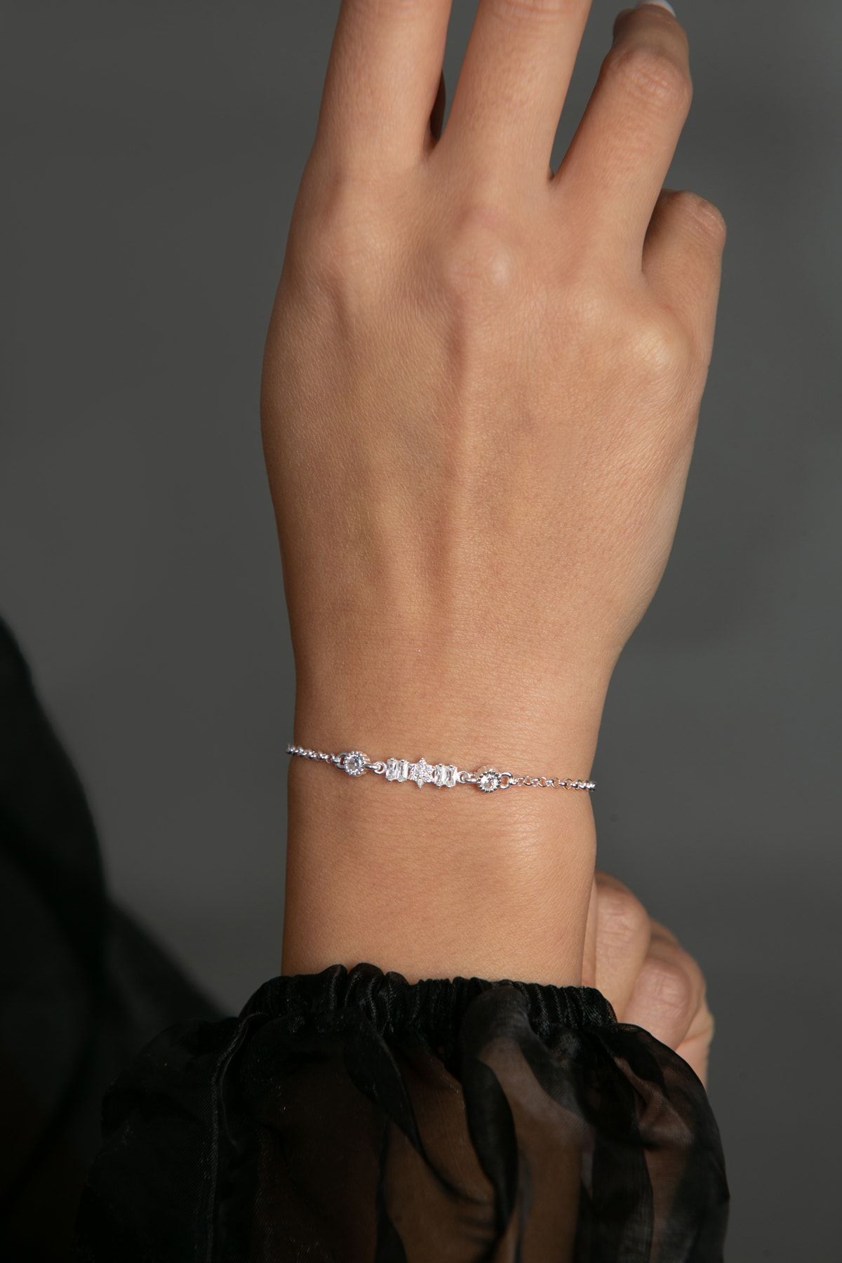 Elika Silver Kadın Baget Taşlı Yıldız Model 925 Ayar Gümüş Bileklik