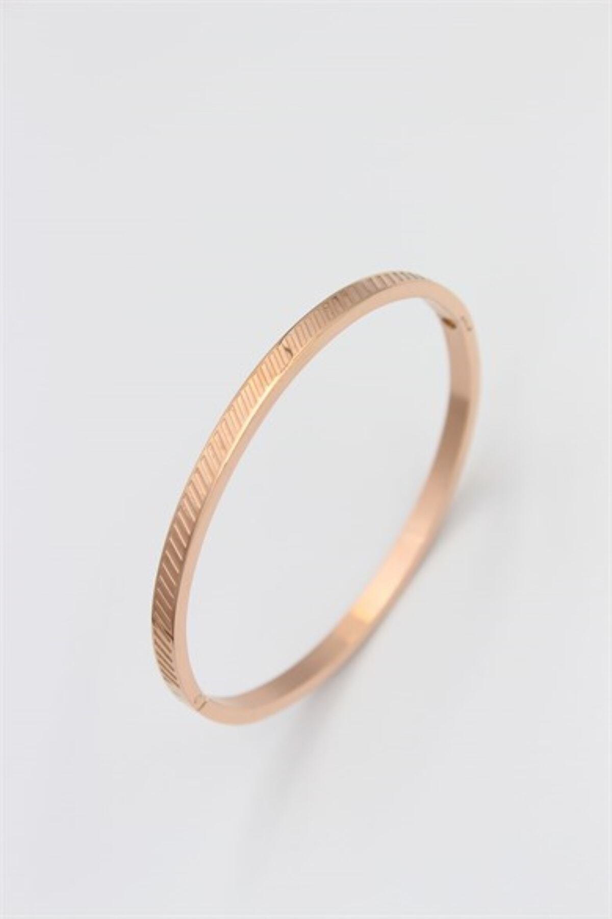 Karen Accesory Rose Gold Çizgi Desenli Kadın Kararmaz Çelik Kelepçe Bileklik 18 cm