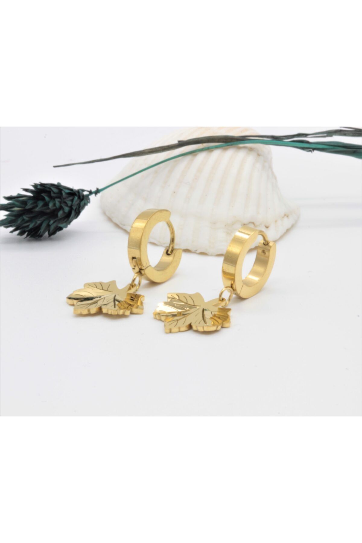 ROZA ACCESSORIES Cerrahi Çelik Yaprak Figürlü Küpe