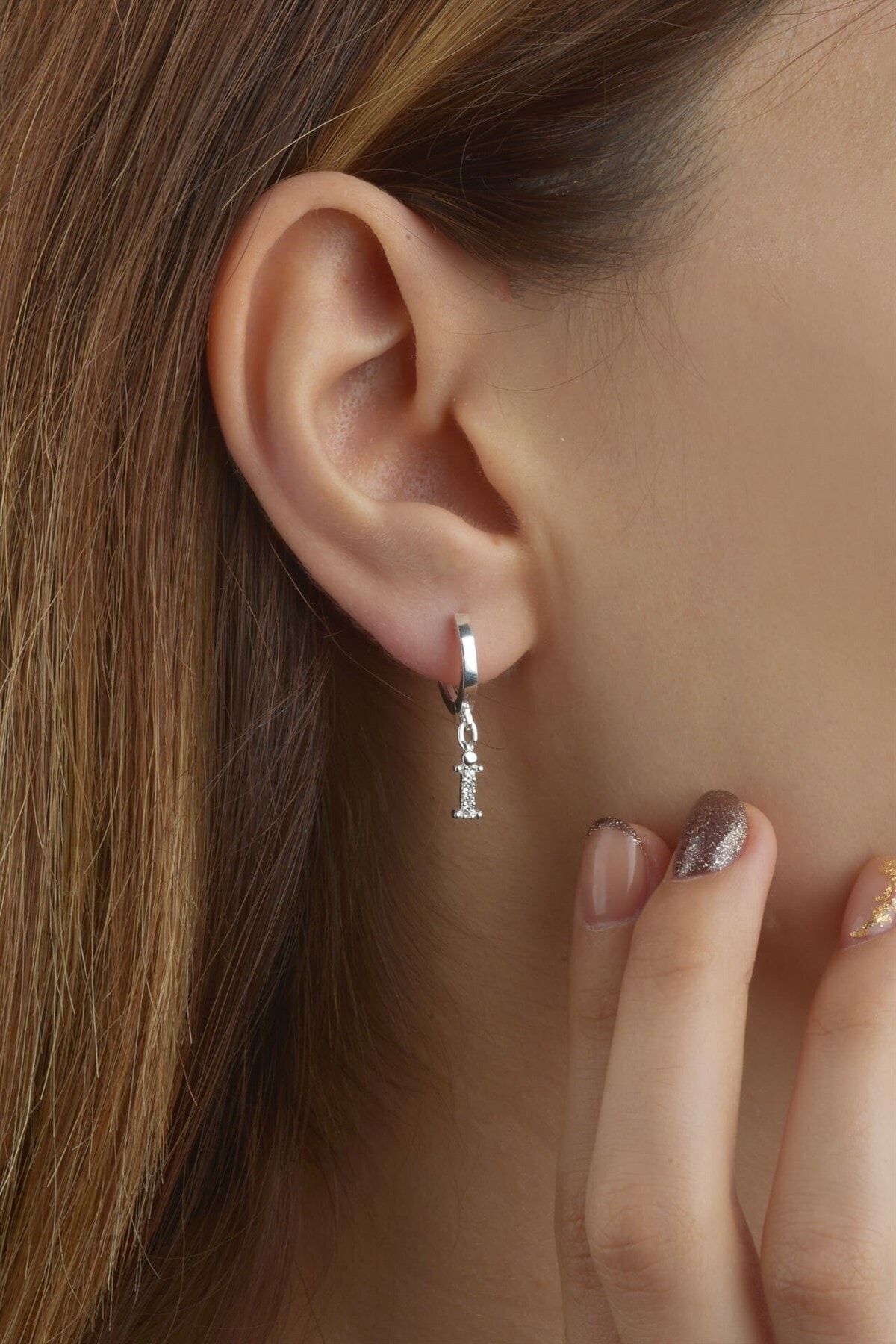 jelux silver Zirkon Taşlı I Harfli Sallantılı Gümüş Küpe