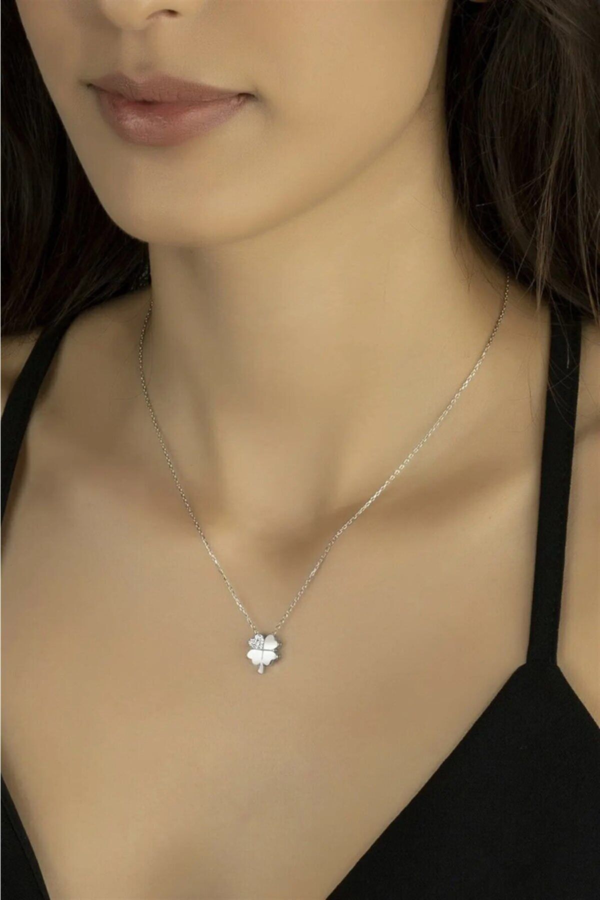 İn Dubai Silver Gümüş Swarovski Taşlı Pırlanta Modeli 4 Yapraklı Yonca Kolye Dbsk2407