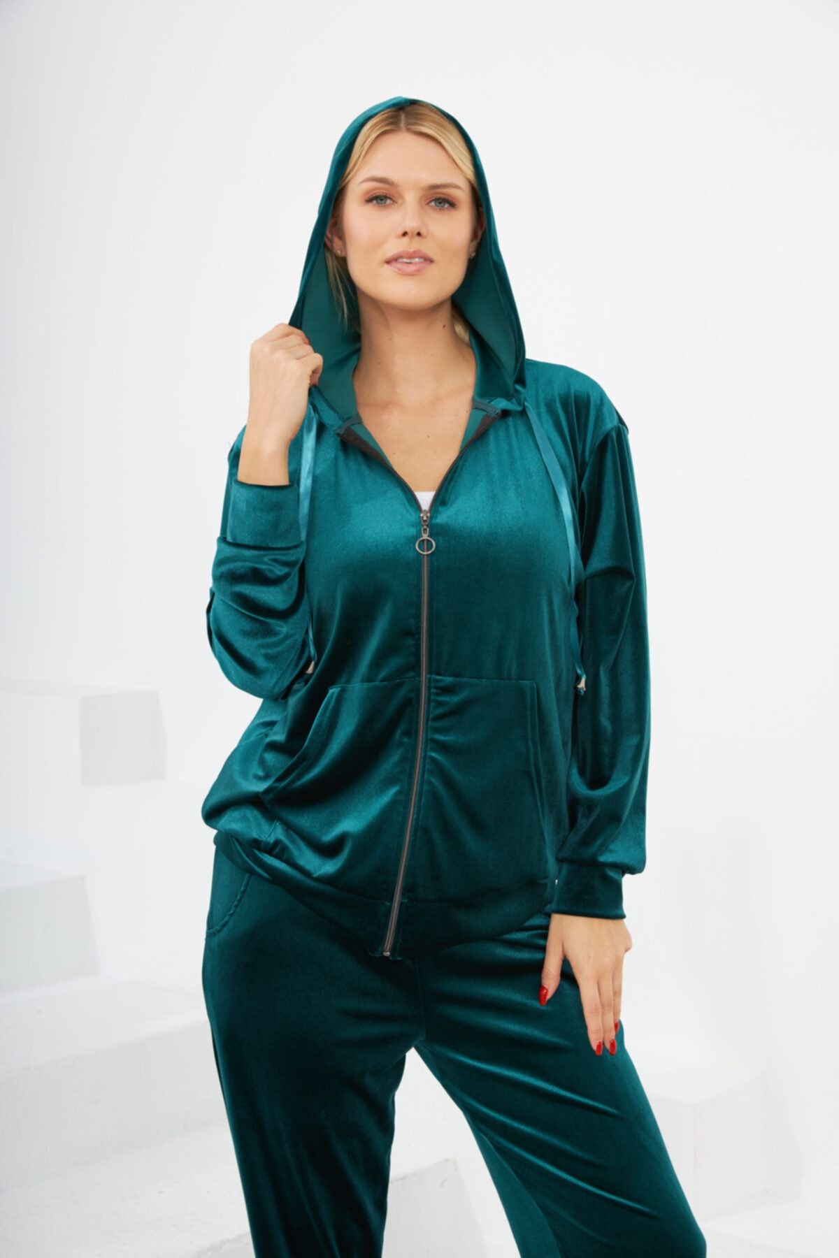 Butik Esra Kandemir Büyük Beden Yeşil Kapüşonlu Kadife Eşofman Takımı