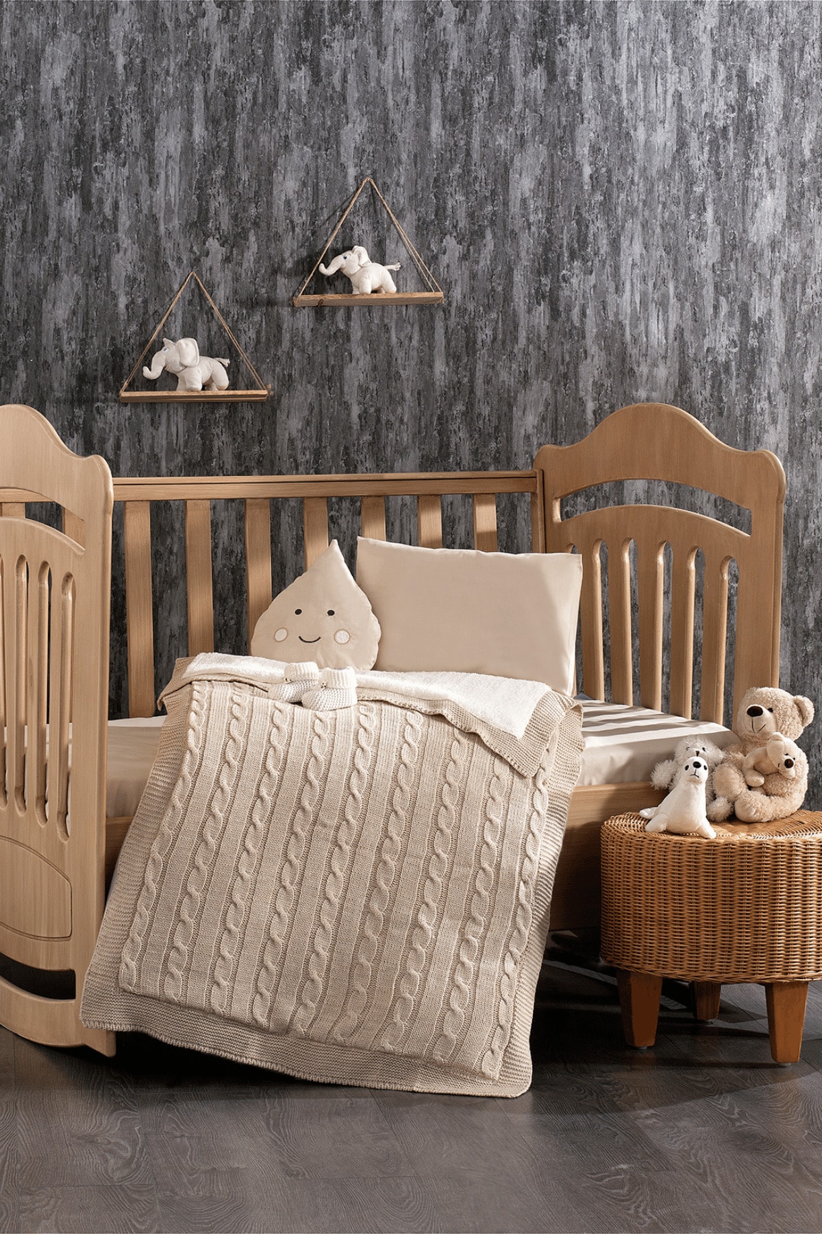 Minelya Home Collection 4 Parça Patik Hediyeli %100 Pamuk Triko Battaniyeli ve Armut Yastıklı Lilya Bej Bebek Uyku Seti