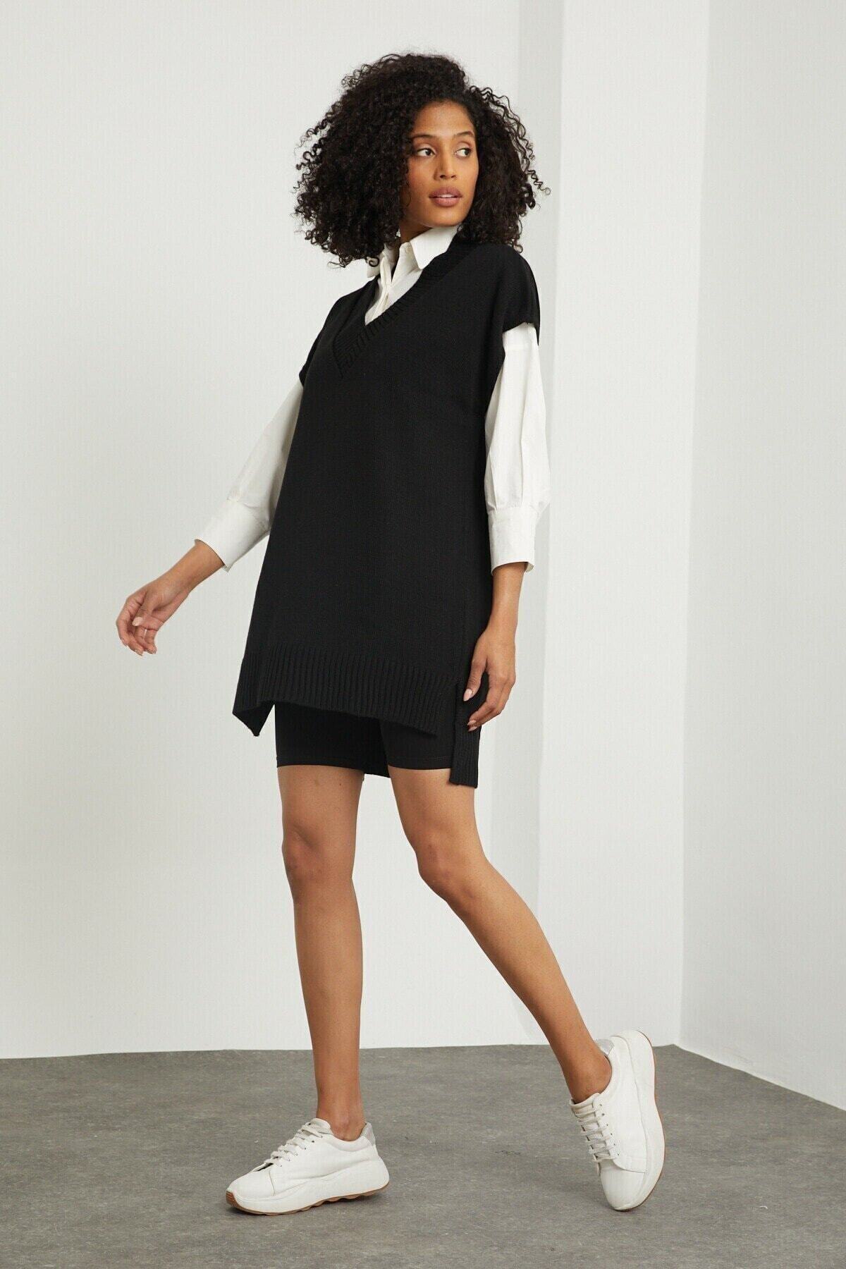 LİLYUMSELCANBUTİK Kadın Siyah V Yaka Süveter