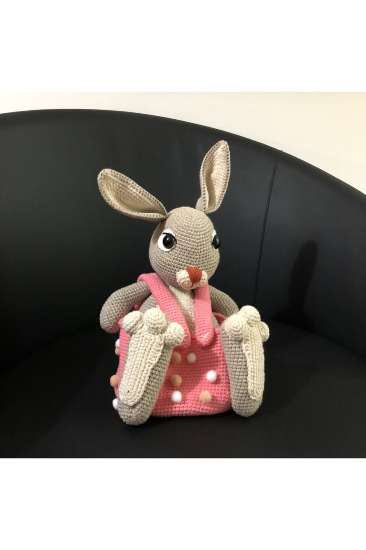 Kare Art Amigurumi Tavşan. Ölçüleri:27x17x22 Cm. Hediyelik Örgü Oyuncak. %100 El Üretimi. Yerli Üretim.