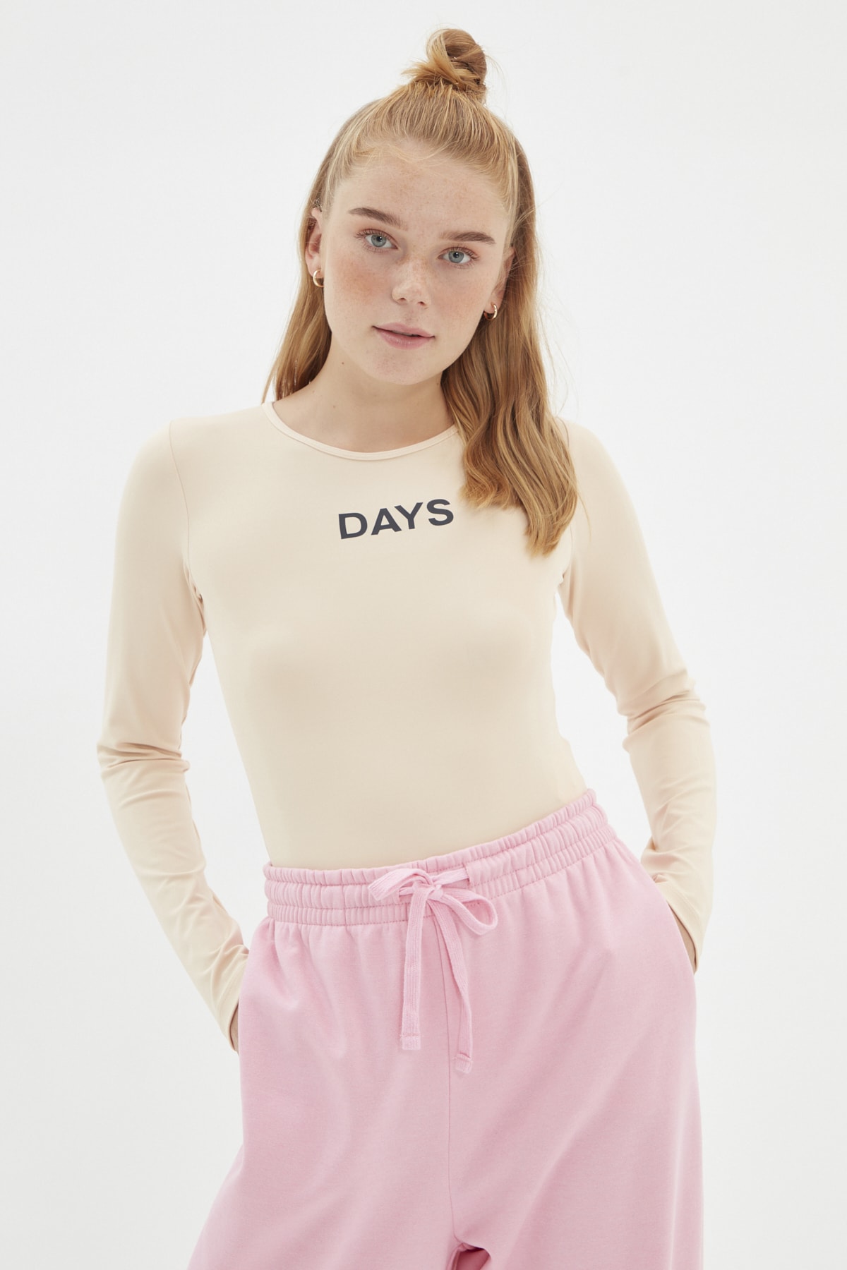 TRENDYOLMİLLA Ekru Baskılı Çıtçıtlı Spor Body TWOAW22BD0162