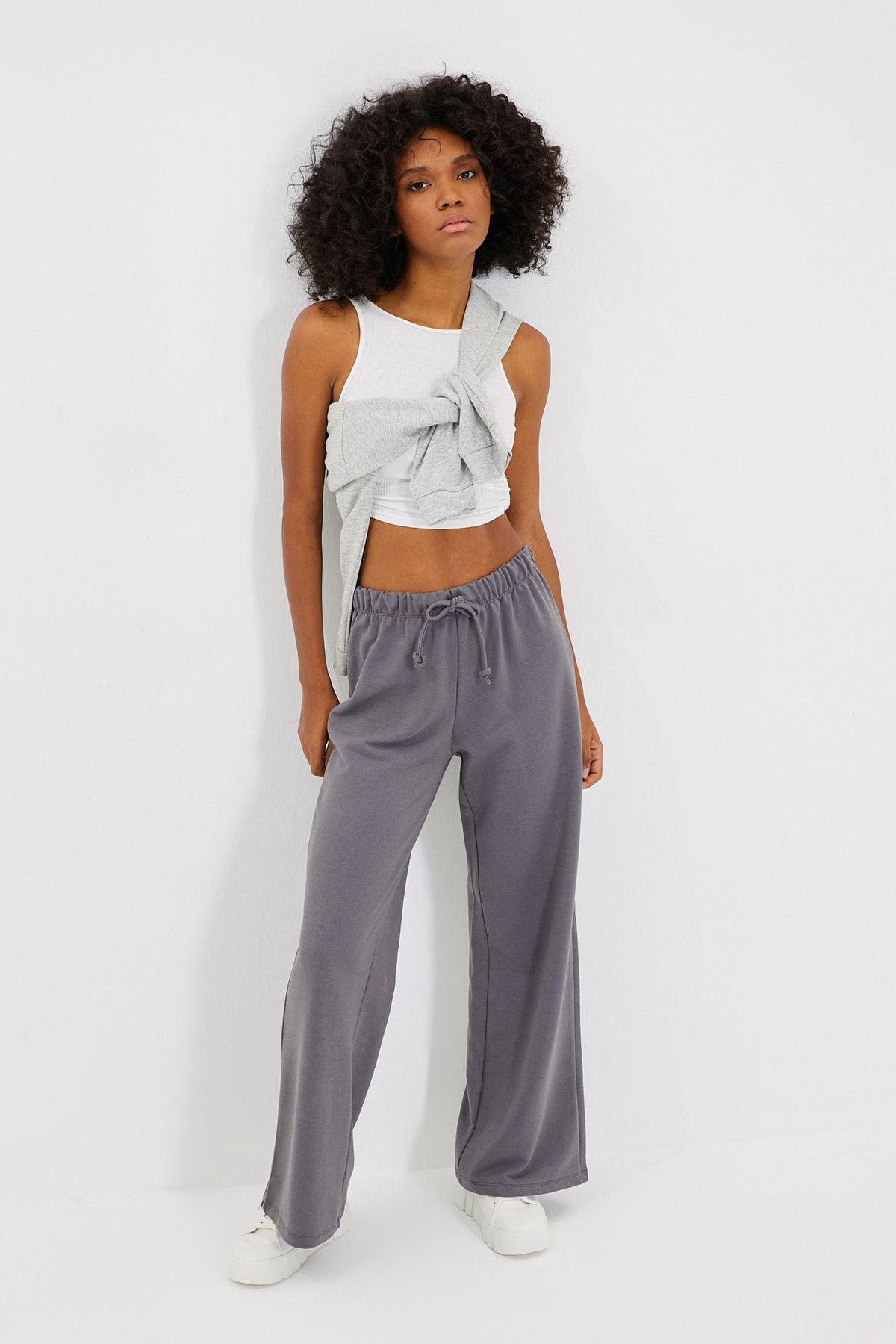 TRENDYOLMİLLA Antrasit Wide Leg İnce Örme Pantolon TWOAW22PL0376