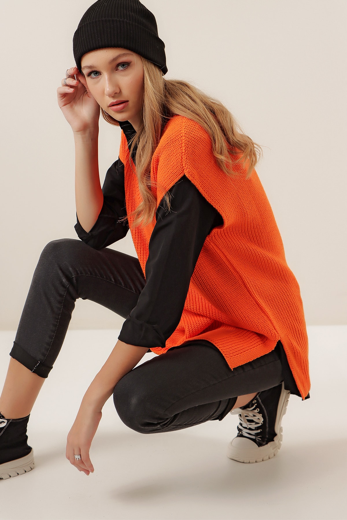 Giens Kadın Turuncu V Yaka Triko Süveter