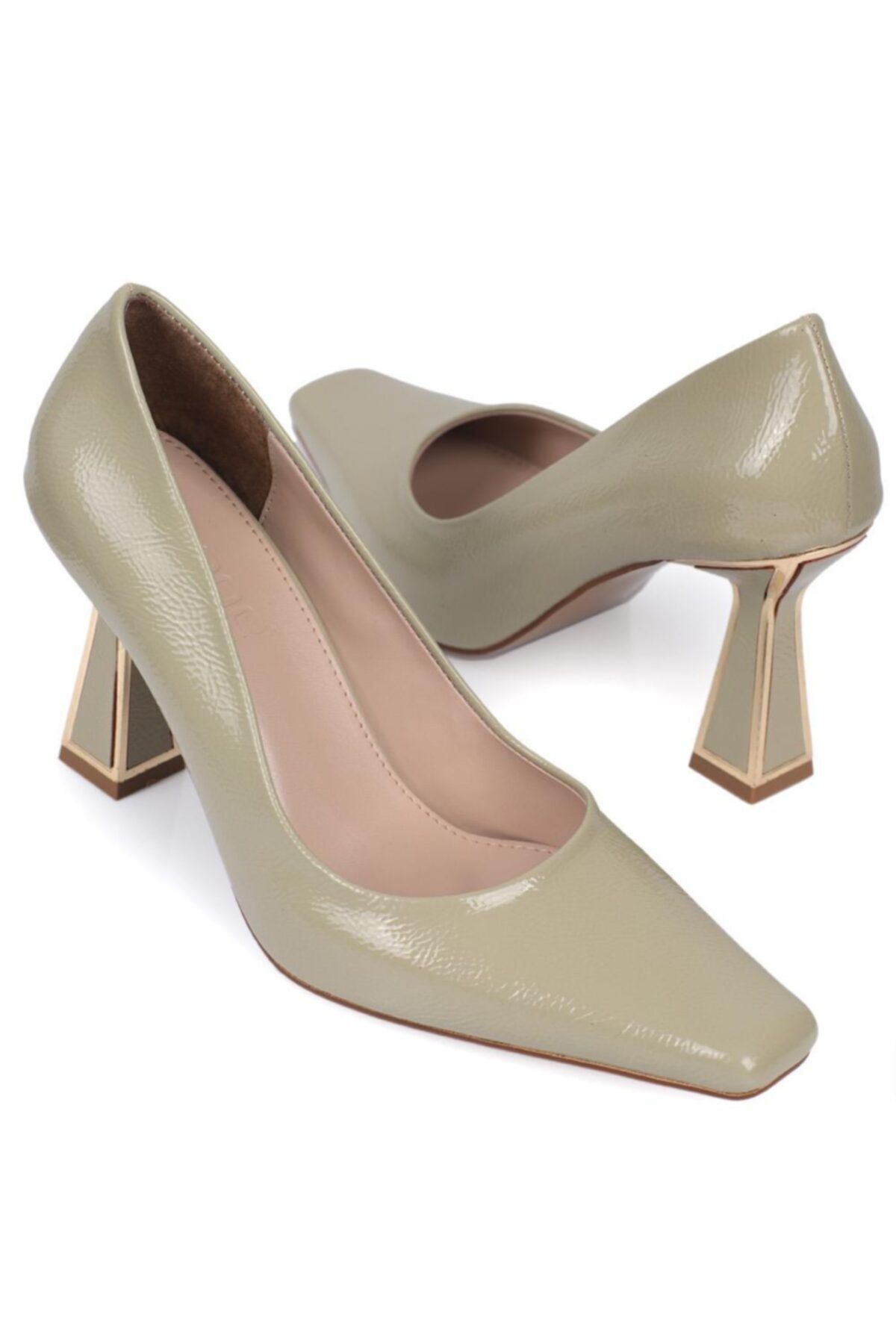 Capone Outfitters Capone Orta Topuklu Sivri Küt Burunlu Metal Topuklu Stiletto