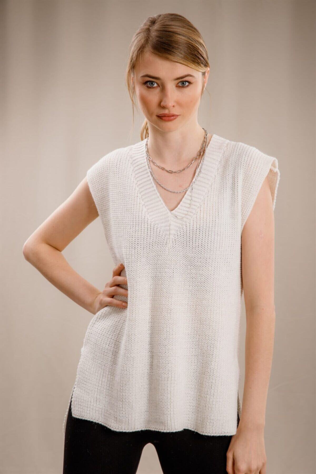 Nikadu Asimetrik Yırtmaçlı Süveter-ekru