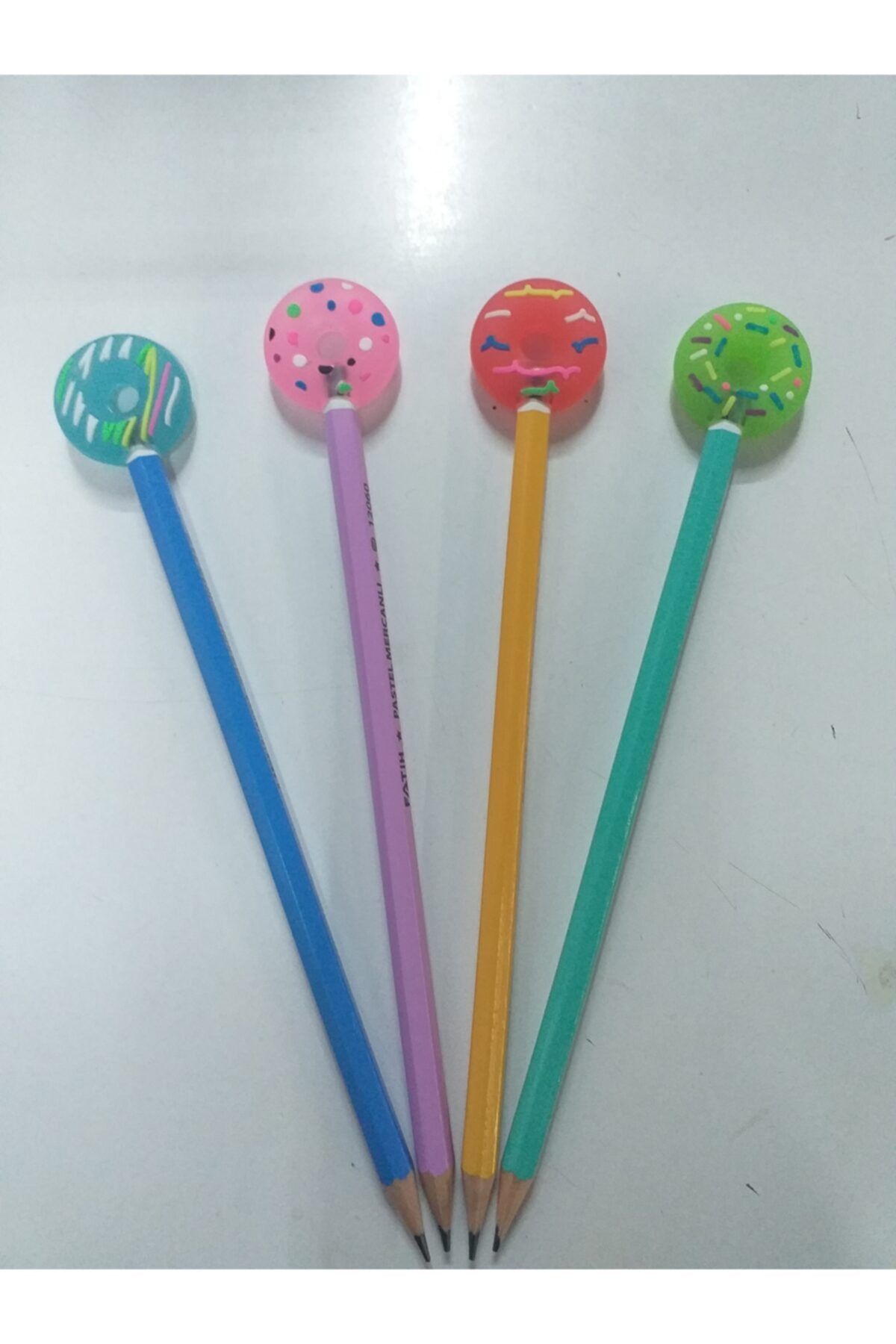 Eylül Kalem Başlığı Donut Ve Kurşun Kalem Seti