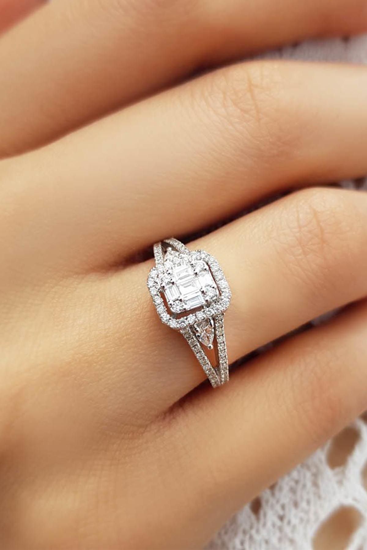 Amor Pırlanta Amor 0.64 Karat Baget Damla Fantezi Pırlanta Yüzük G-sı 14k