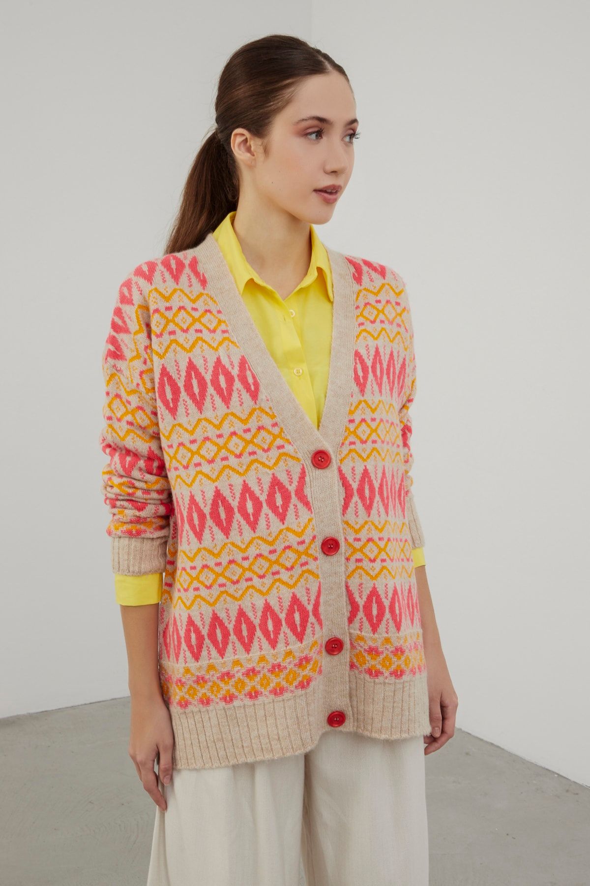 SHERIN Kadın Neon Pembe Jakarlı V Yaka Oversize Triko Hırka Swc4231np