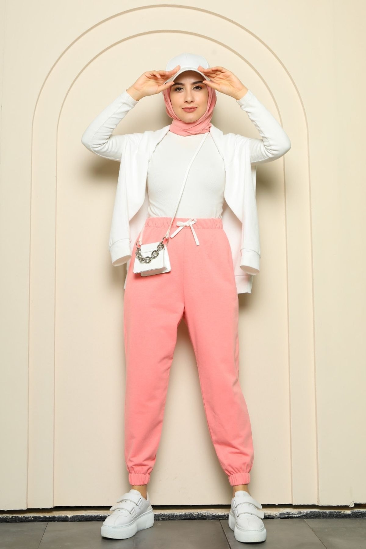 Defne Bahar Paçası Büzgülü Eşofman Altı Pembe