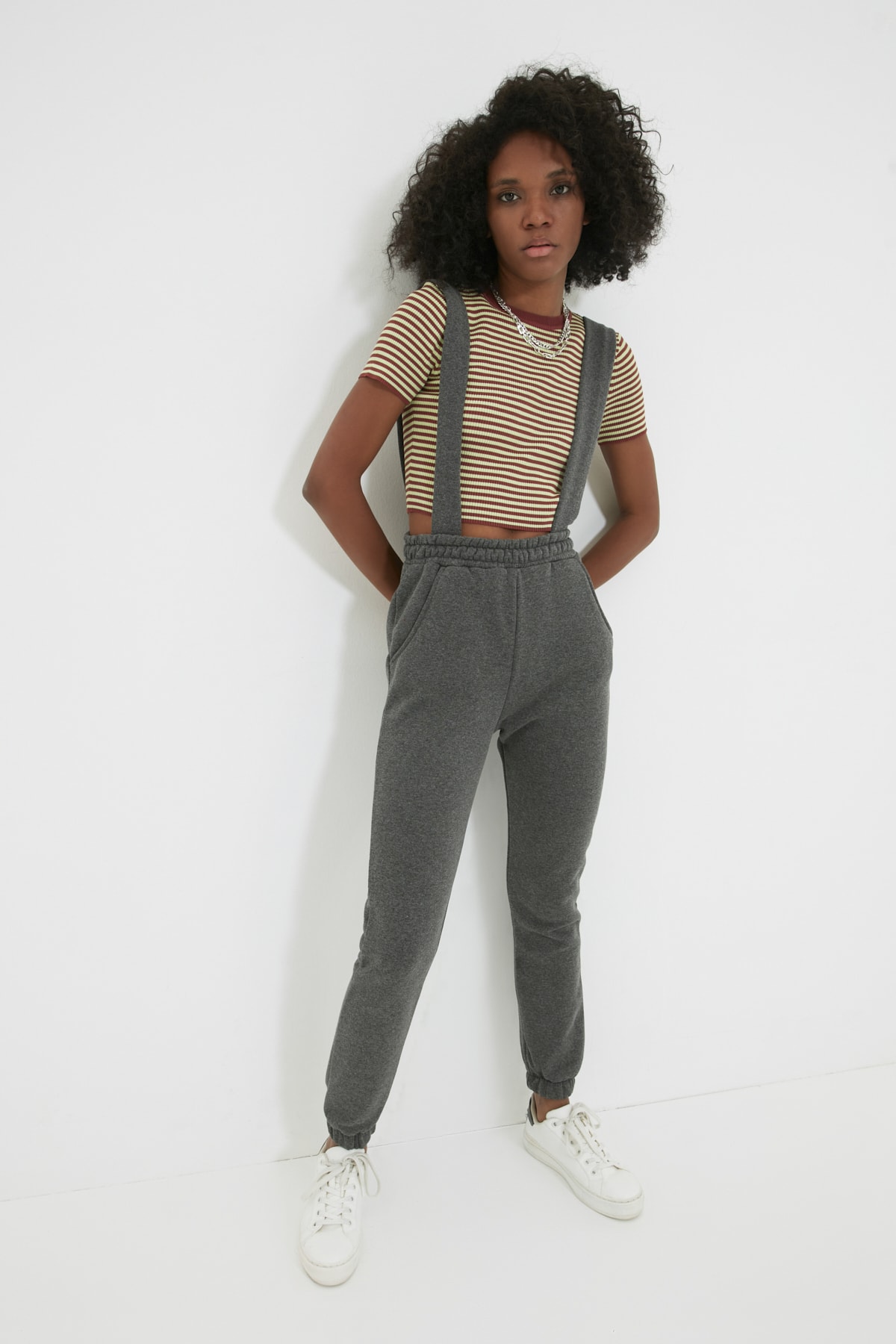 TRENDYOLMİLLA Antrasit Örme Şardonlu Eşofman Altı TWOAW22EA0469