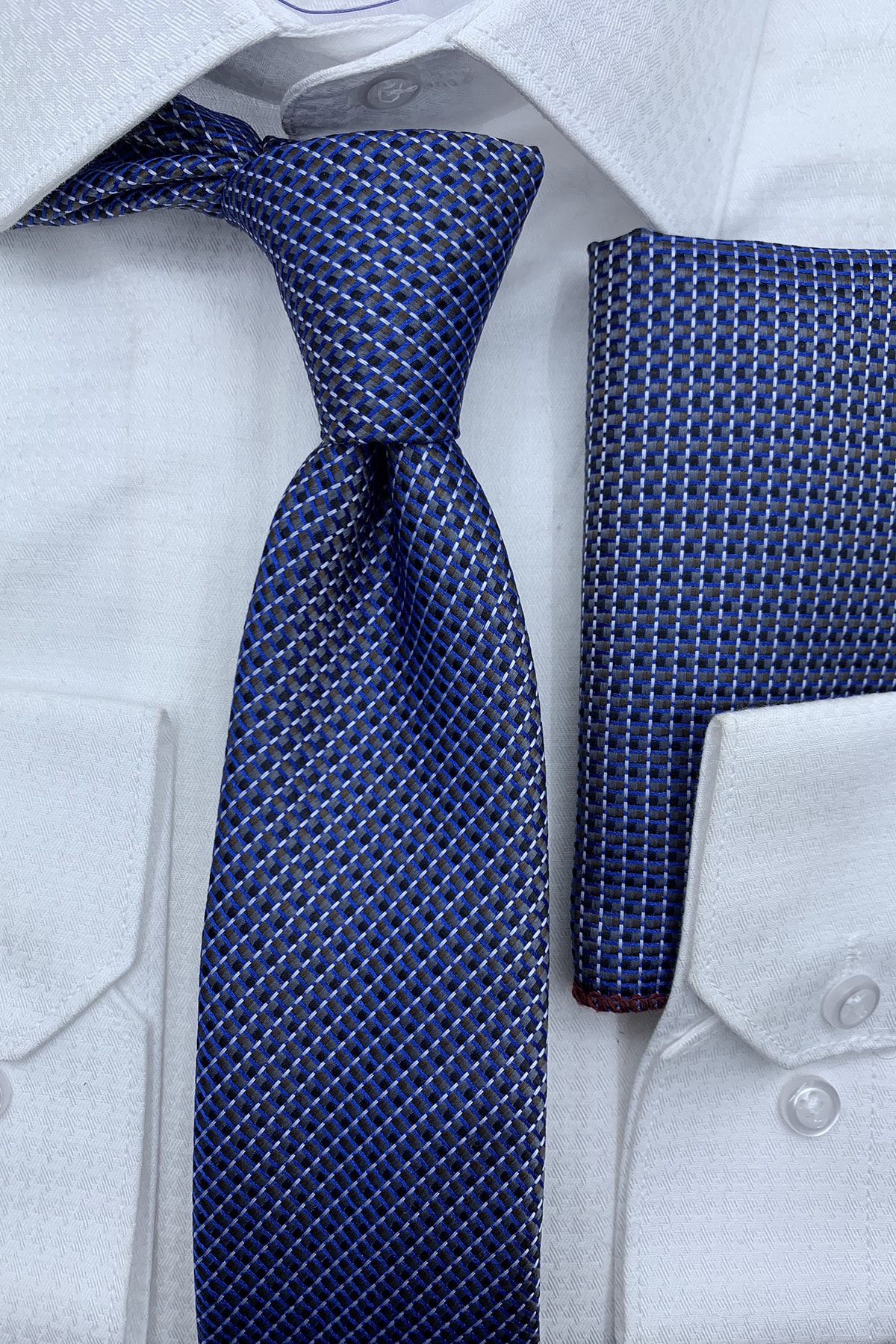 Quesste Accessory Gri Mavi Desenli Kravat Mendil Kutulu Set