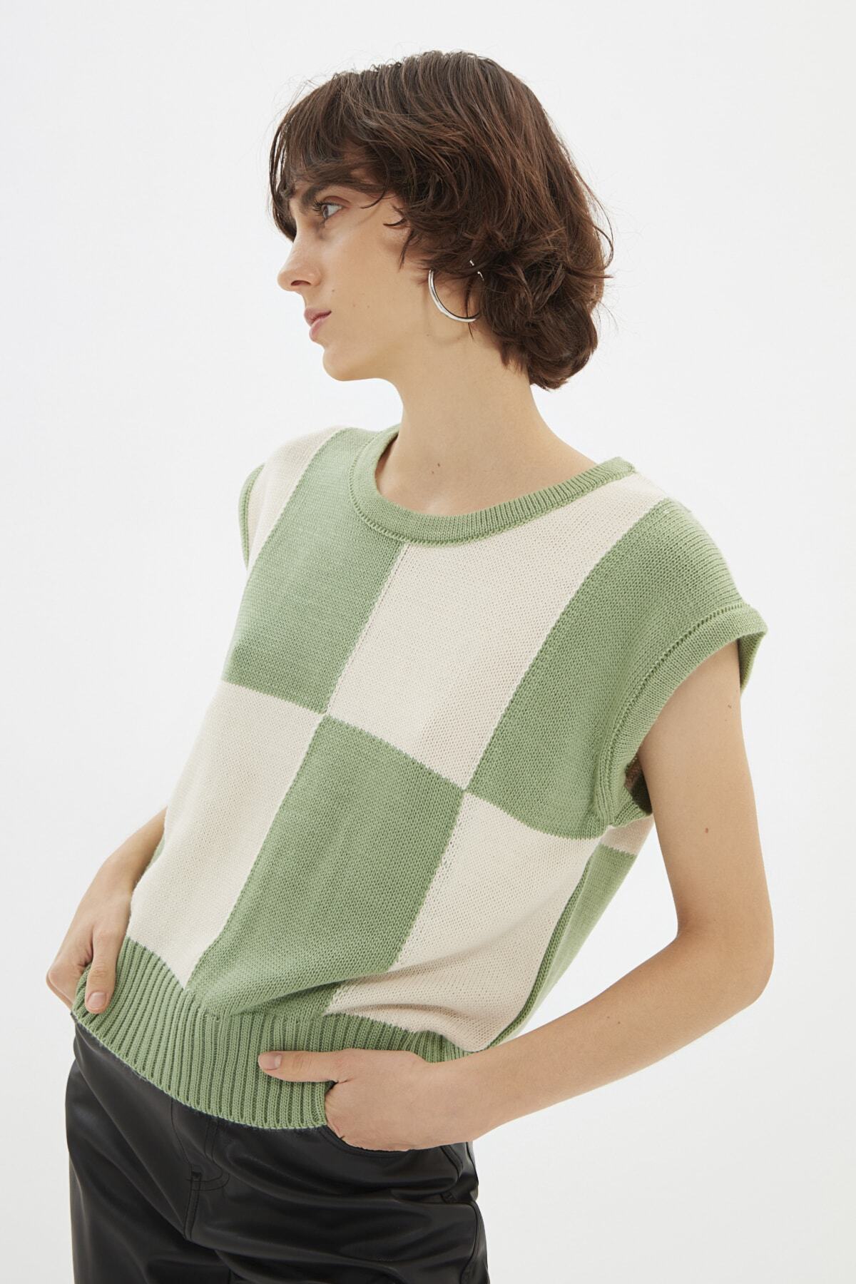 TRENDYOLMİLLA Mint Kare Jakarlı Triko Süveter TWOAW22SV0070