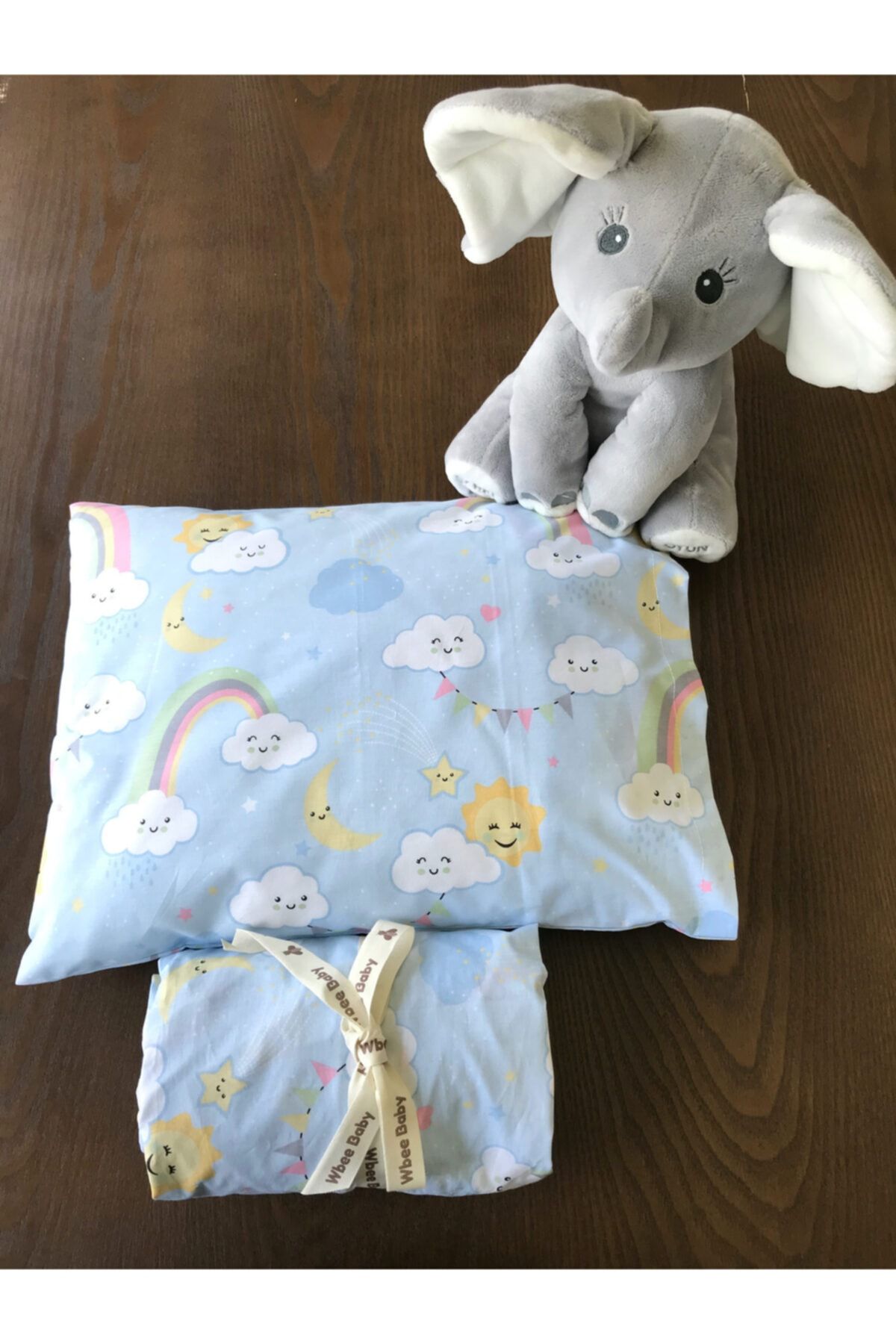 wbee baby Bebek Yastık Kılıfı Ve Lastikli Çarşaf 70*140(SEVİMLİ BULUT VE GÖKKUŞAĞI)