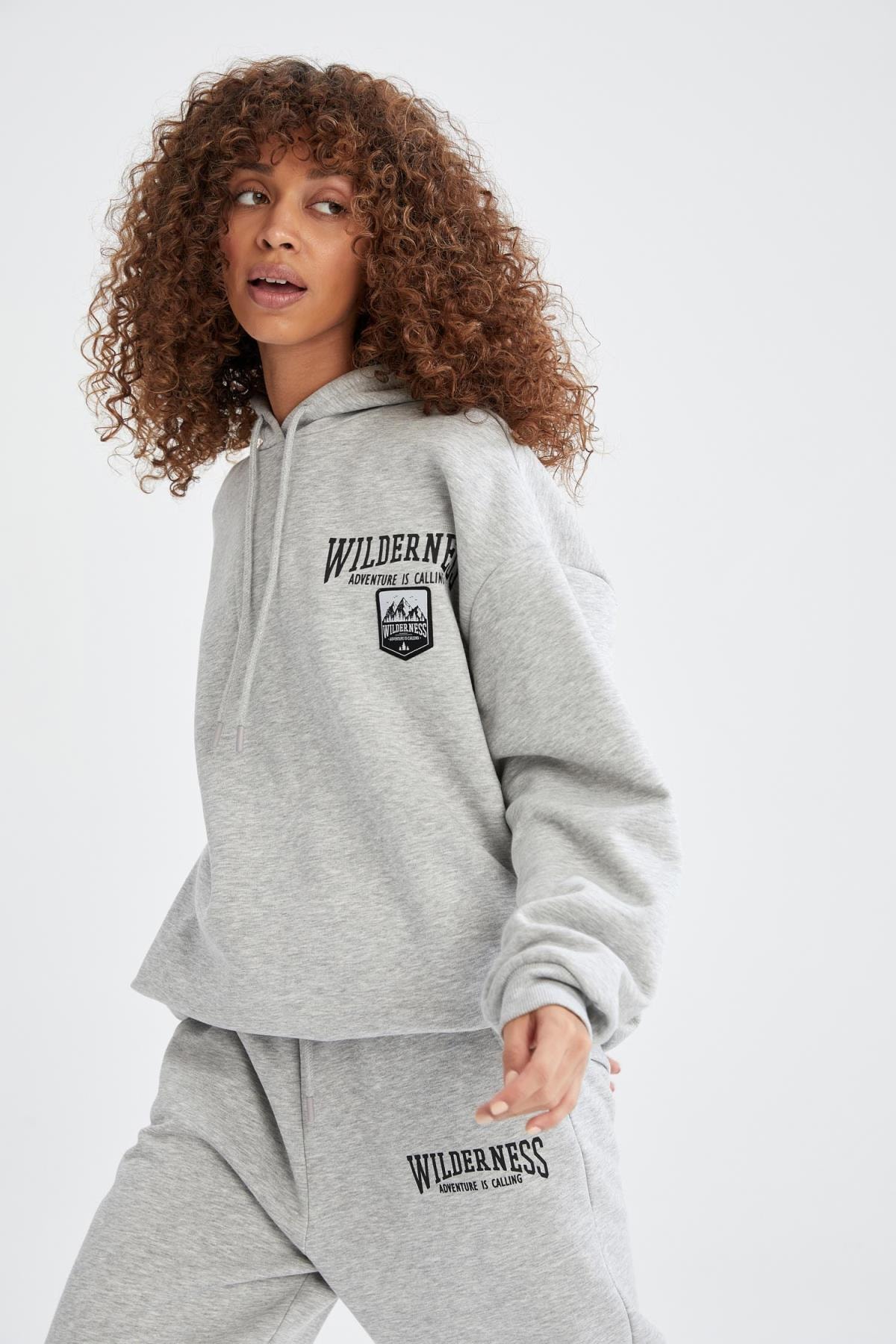 DeFacto Slogan Baskılı Kapüşonlu Oversize Fit Içi Yumuşak Tüylü warmtech Sweatshirt