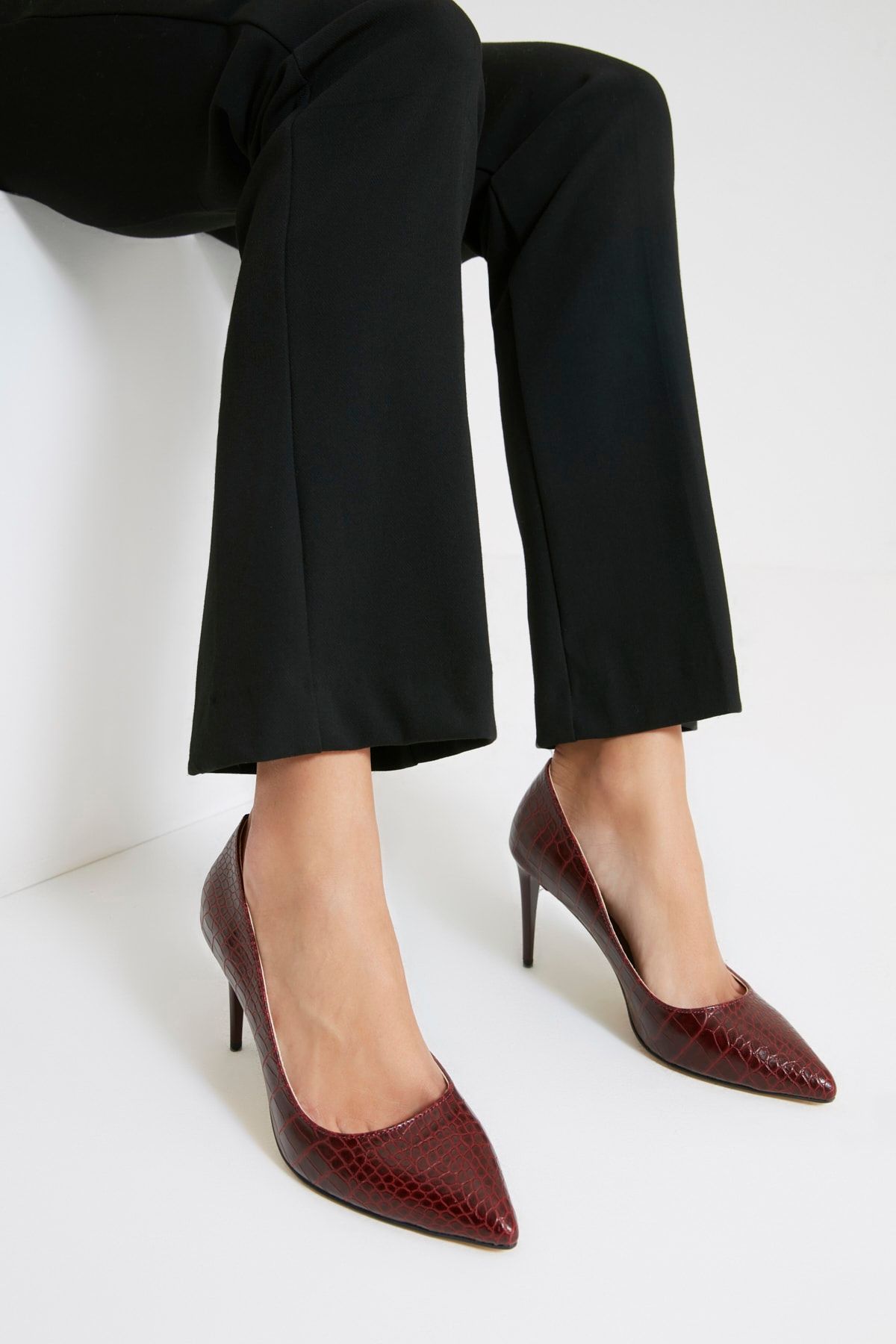 TRENDYOL SHOES Bordo Kadın Klasik Topuklu Ayakkabı TAKAW22TO0017.