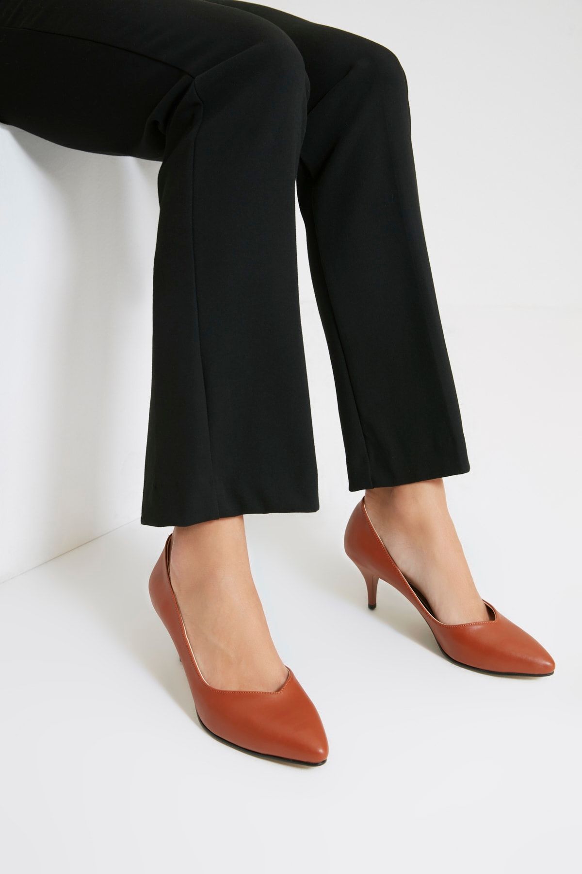 TRENDYOL SHOES Taba Kadın Klasik Topuklu Ayakkabı TAKAW22TO0022