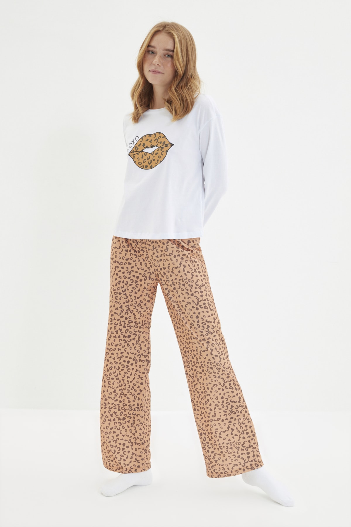 TRENDYOLMİLLA Çok Renkli Baskılı Örme Pijama Takımı THMAW22PT1191