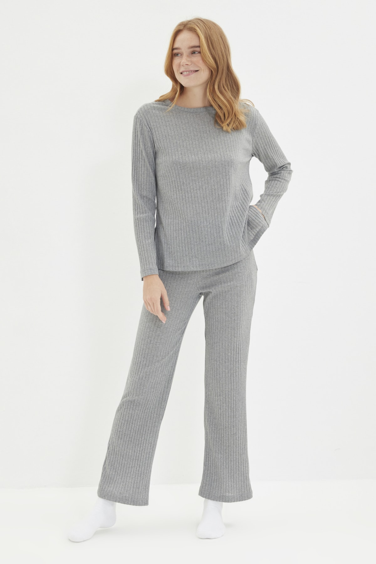 TRENDYOLMİLLA Gri Recycle Kumaş  Kaşkorse Örme Pijama Takımı THMAW22PT1282