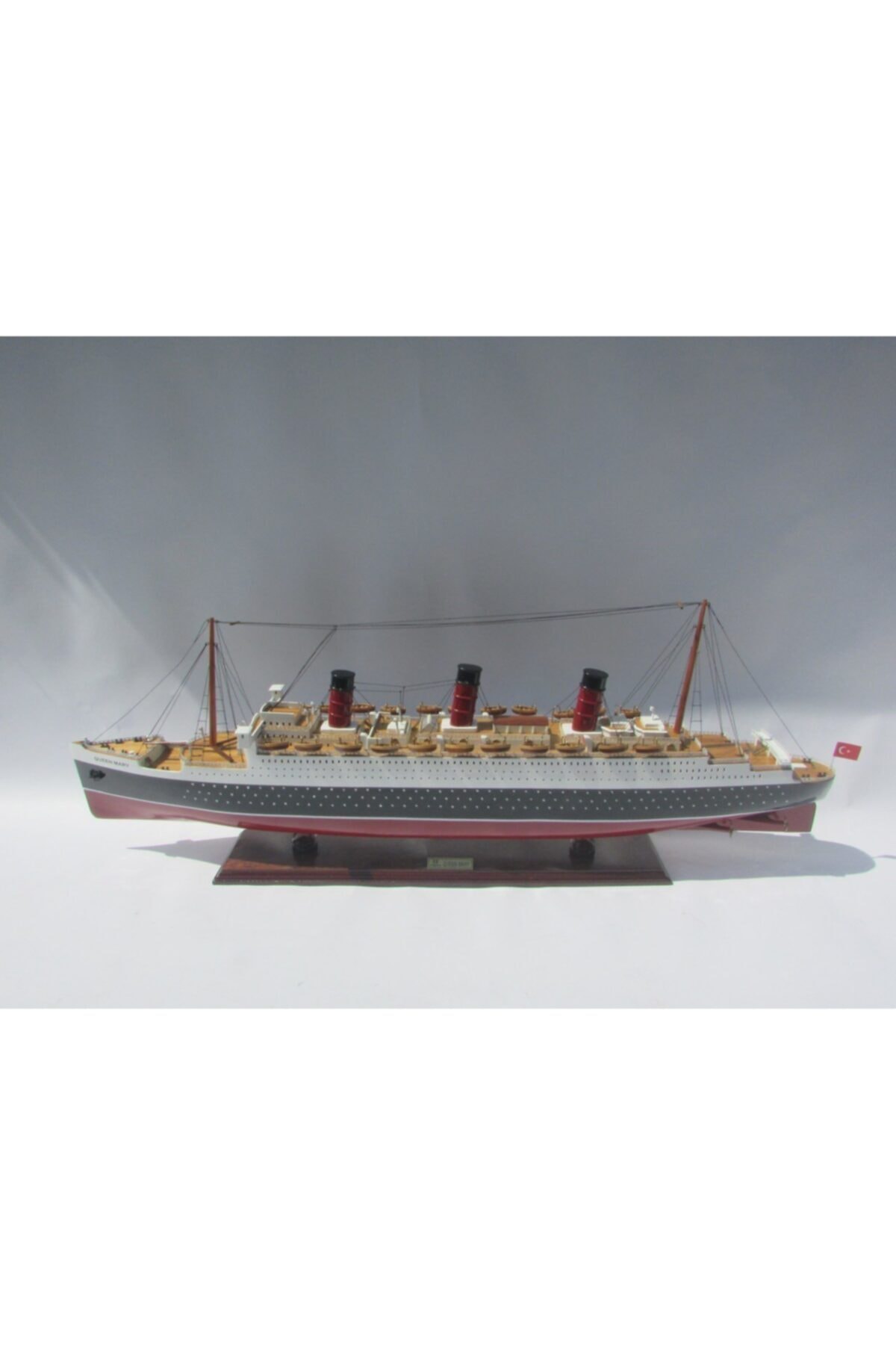 Misiny -queen Mary Painted Gemi Maketi