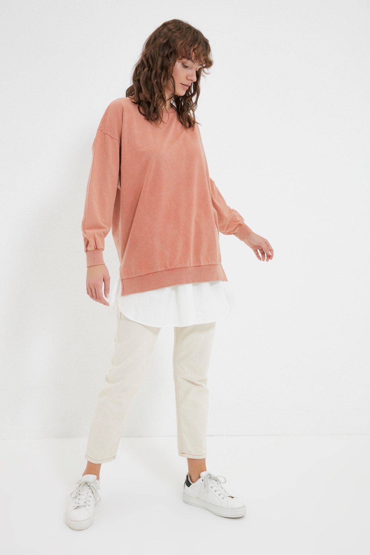 Trendyol Modest Turuncu Bisiklet Yaka Yıkamalı Alttan T-şhirt Çıkma Detaylı Örme Sweatshirt TCTAW22TW0024