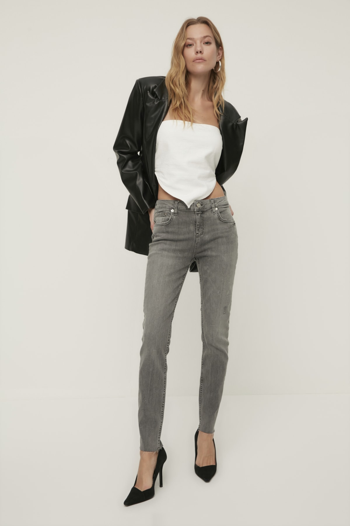TRENDYOLMİLLA Antrasit Normal Bel Skinny Jeans TWOAW22JE1536