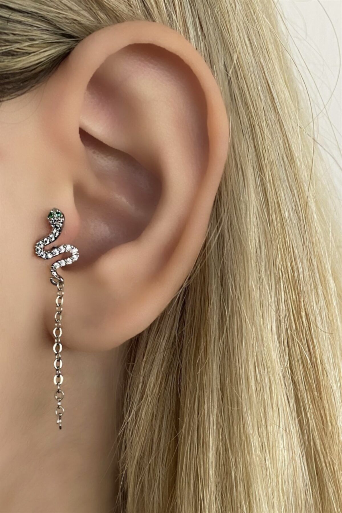 TAKIŞTIR Cerrahi Paslanmaz Çelik Gümüş Renk Yılan Figürlü Taşlı Tragus-helix Kulak Piercing