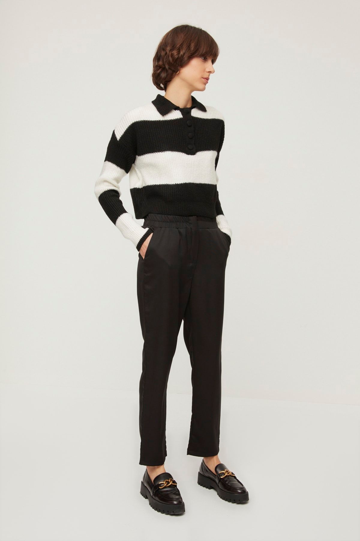 TRENDYOLMİLLA Siyah Yüksek Bel Pantolon TWOAW22PL0443