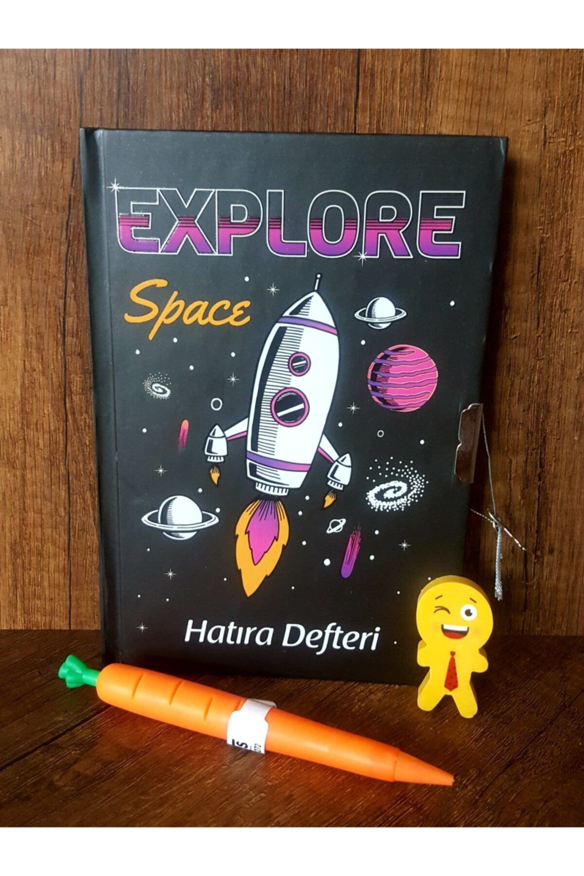 ÇİLEKHOME Hediyelik Uzay Kilitli Hatıra Ve Günlük Defteri+ Lisanslı Havuç Kalem+ Silgi