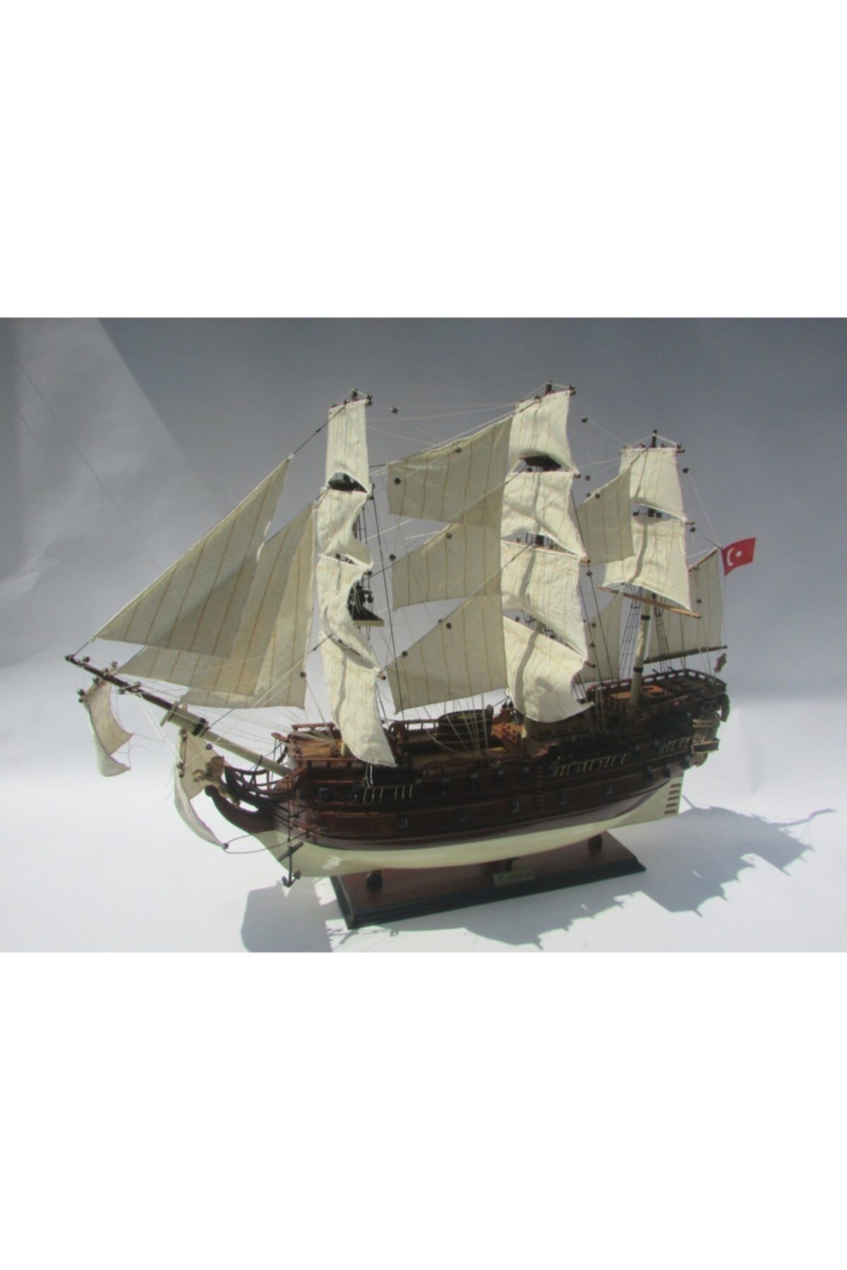 Misiny -bon Homme Richard Gemi Maketi