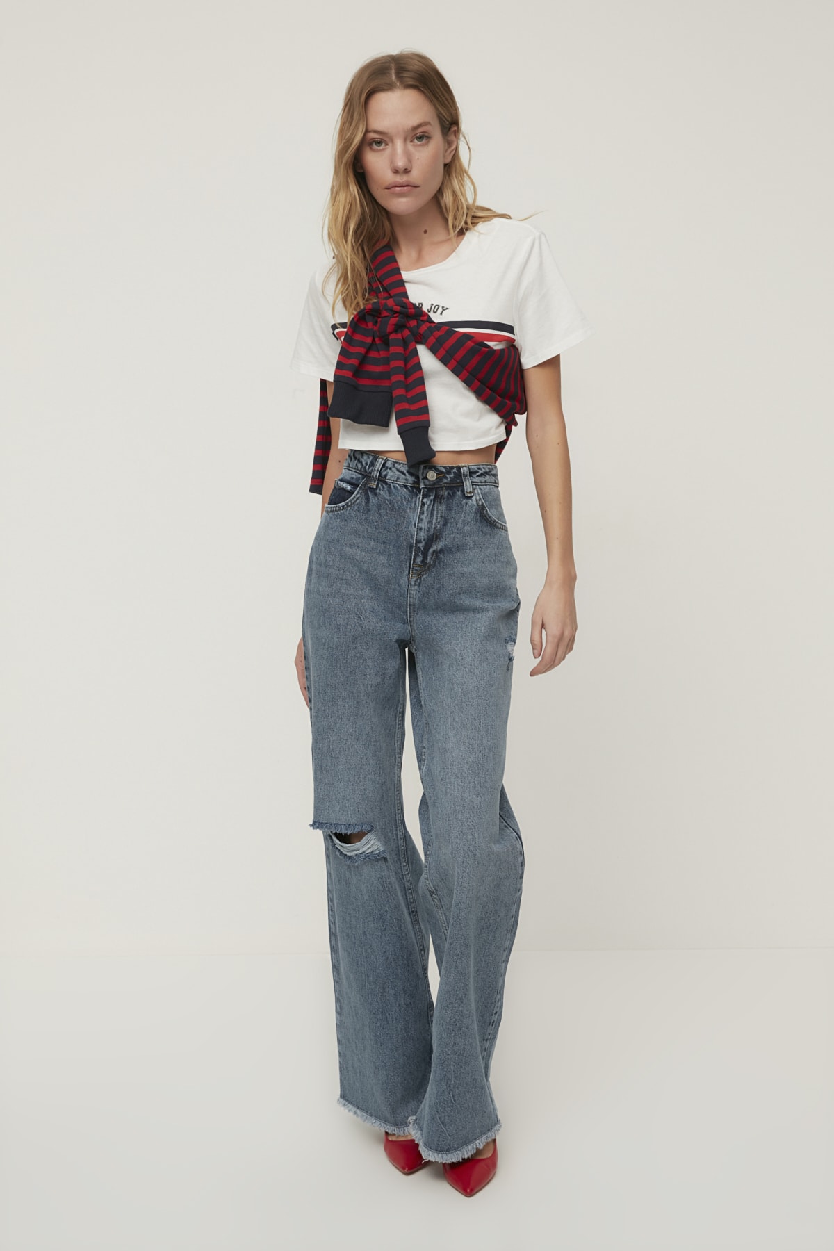 TRENDYOLMİLLA Koyu Mavi Yırtık Detaylı Yüksek Bel 90's Wide Leg Jeans TWOAW22JE0927