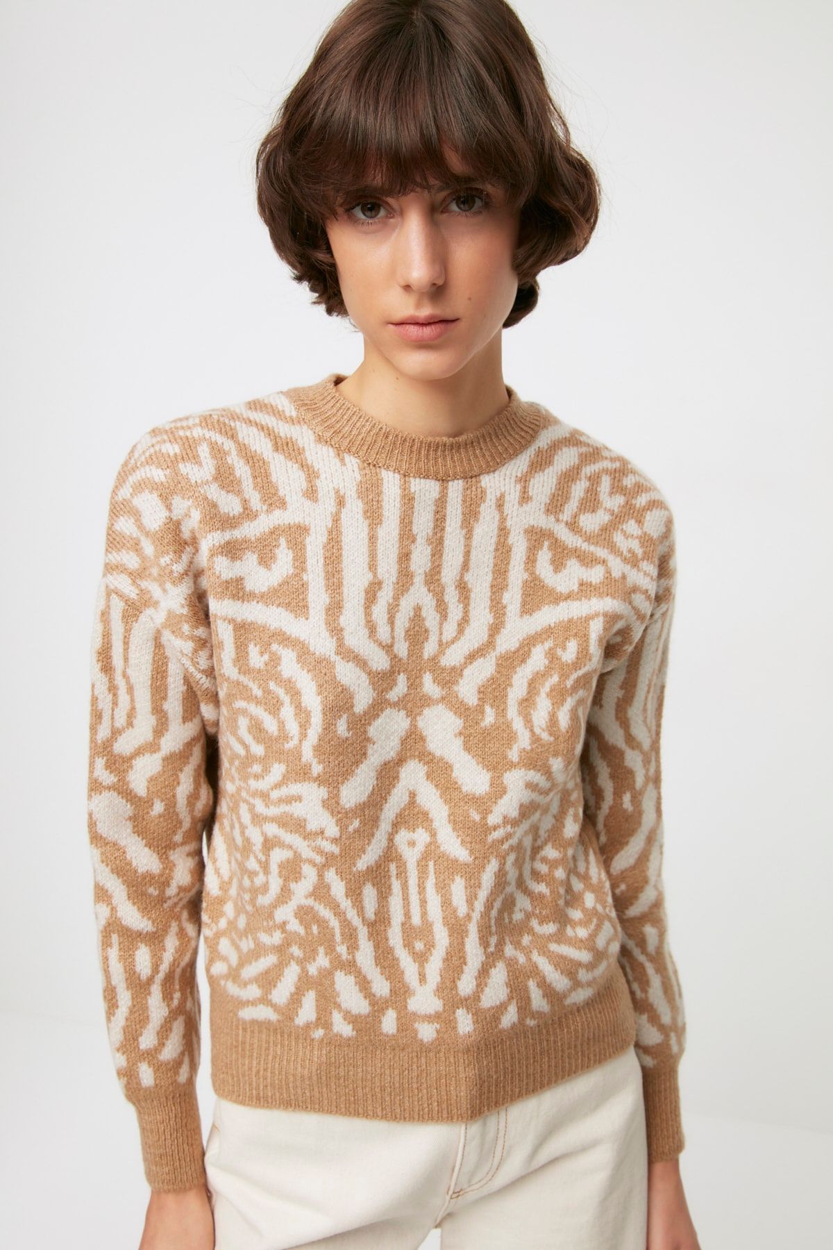 TRENDYOLMİLLA Camel Jakarlı Triko Kazak TWOAW22KZ2473