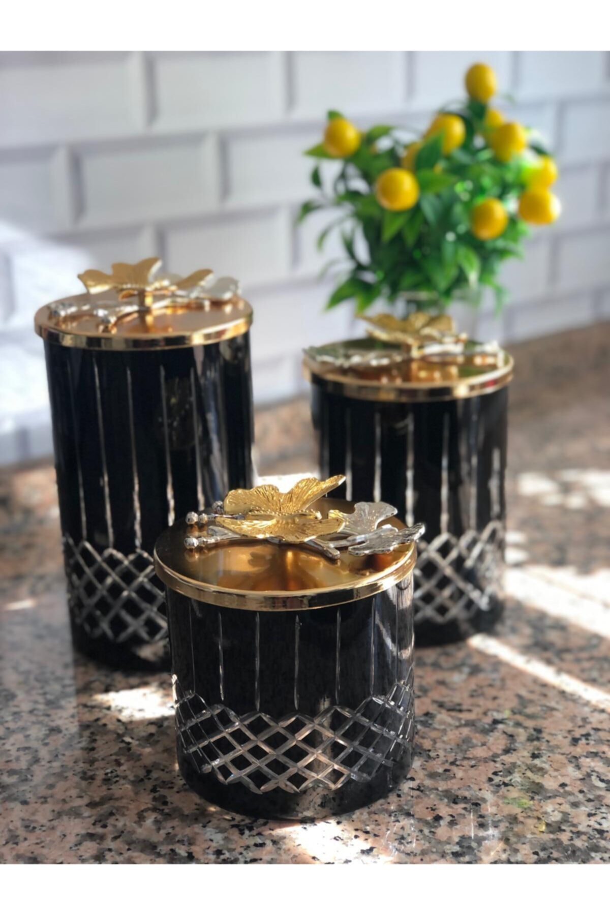 Paşabahçe Kelebek Detaylı Siyah Baharatlık